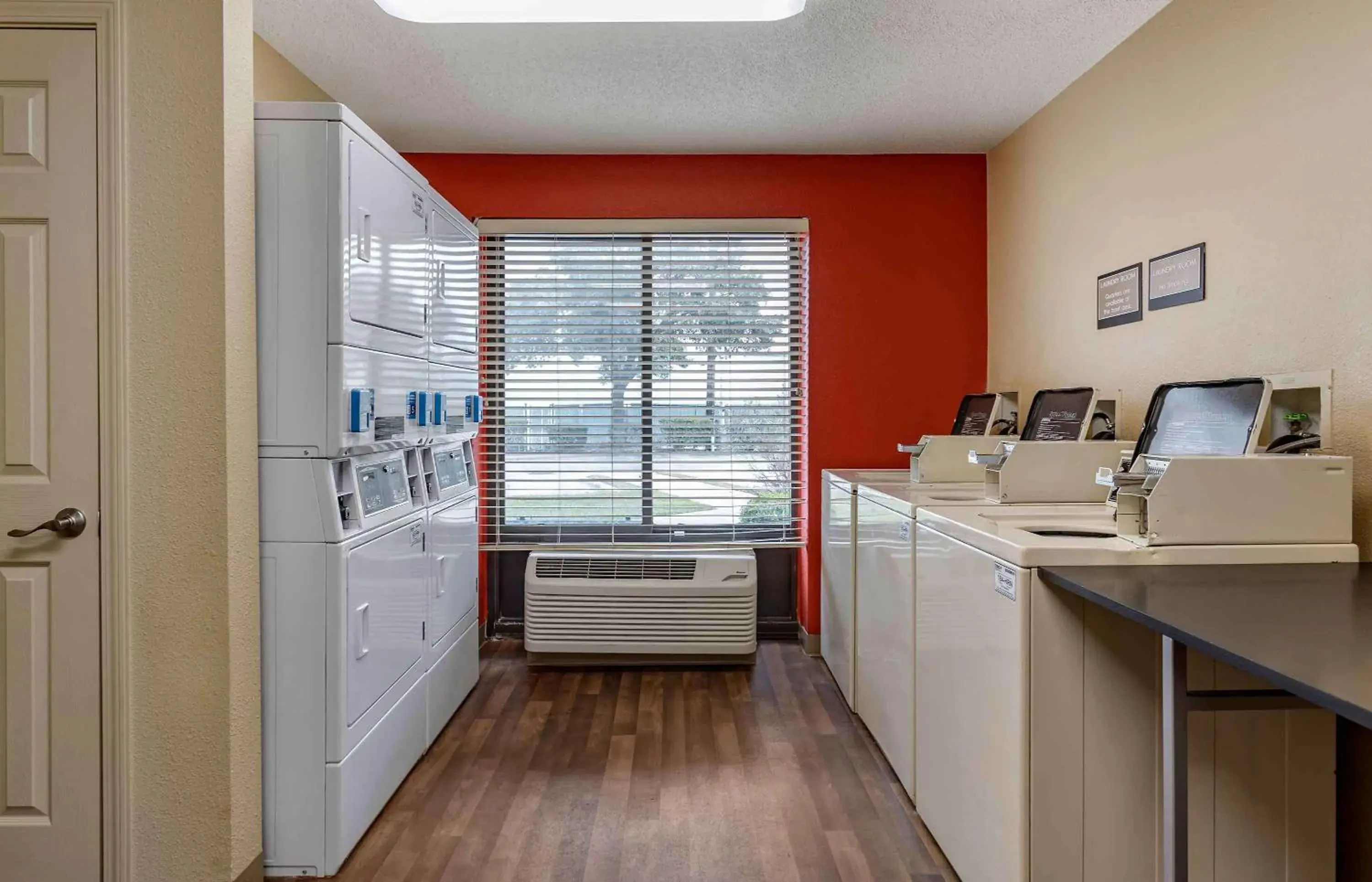 Property building in Extended Stay America Suites - Houston - Med Ctr - NRG Park - Kirby Property building in Extended Stay America Suites - Houston - Med Ctr - NRG Park - Kirby