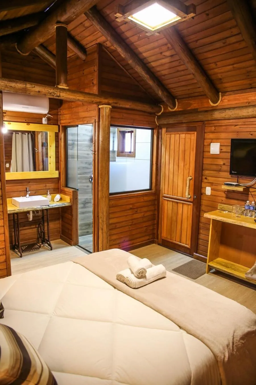 Bathroom, Bed in Pousada Morada da Serra