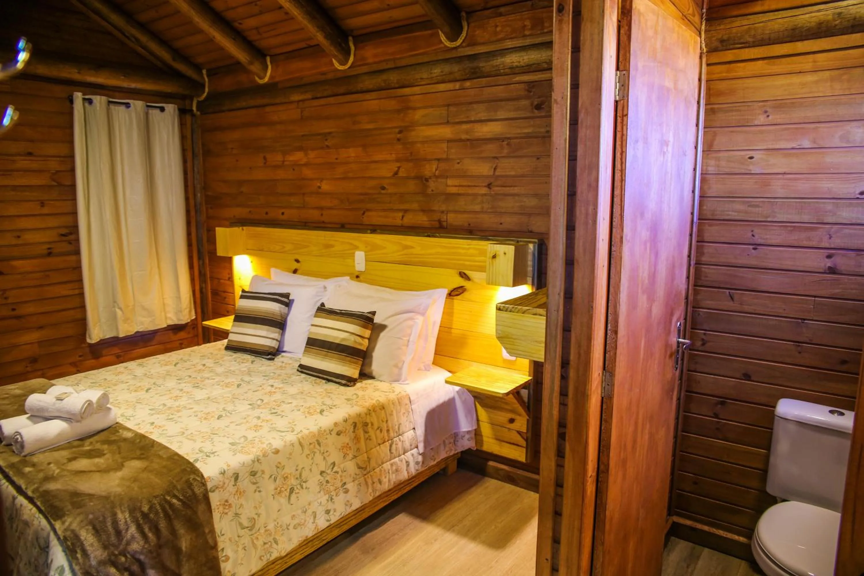 Bathroom, Bed in Pousada Morada da Serra