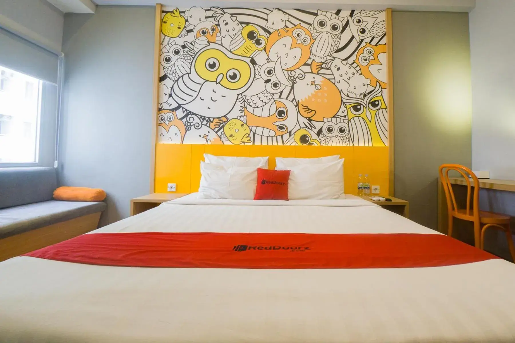 Double Room in RedDoorz Apartment near Bundaran Satelit Surabaya Double Room in RedDoorz Apartment near Bundaran Satelit Surabaya