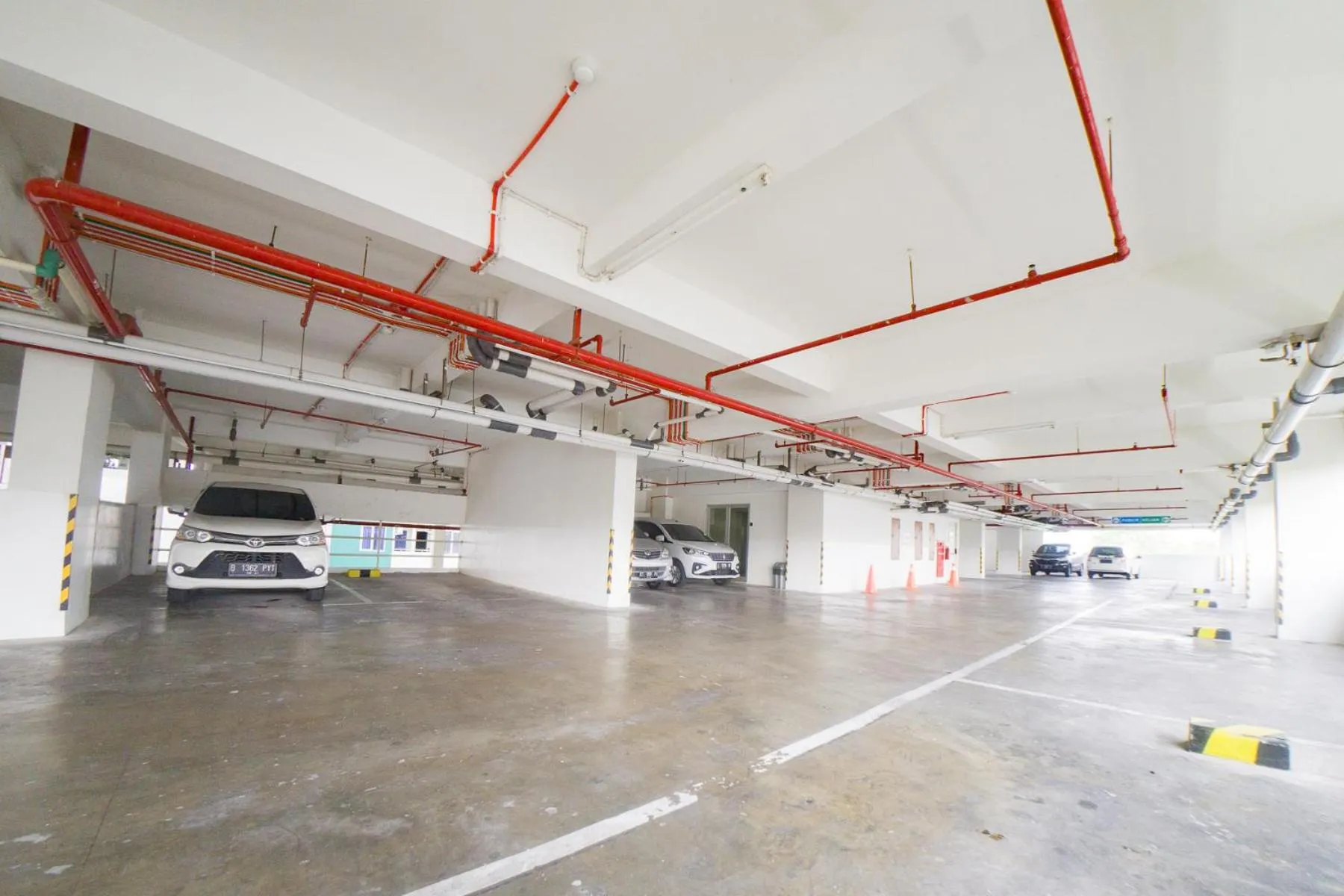 Balcony/Terrace in RedDoorz Apartment near Bundaran Satelit Surabaya