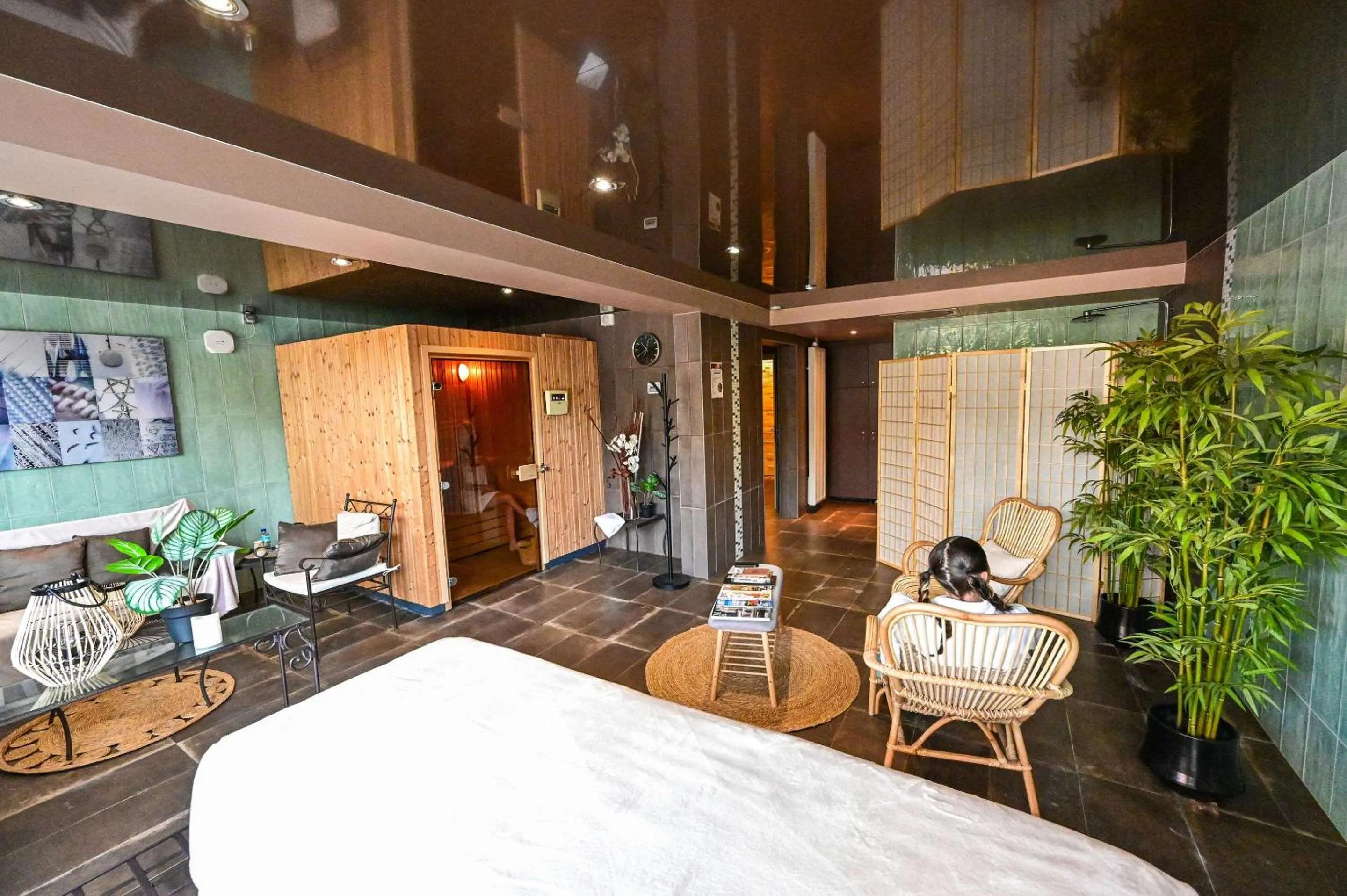 Swimming pool in Quality Hotel La Marebaudière Vannes Centre