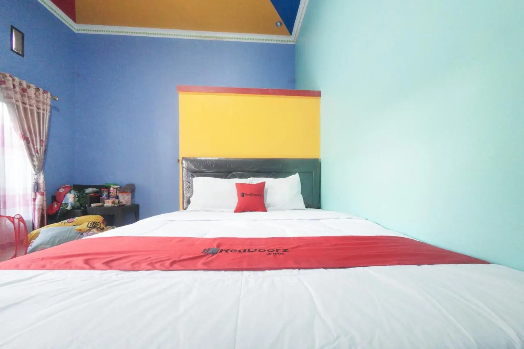 Bedroom, Bed in RedDoorz Syariah near Mall Roxy Banyuwangi 2 Bedroom, Bed in RedDoorz Syariah near Mall Roxy Banyuwangi 2