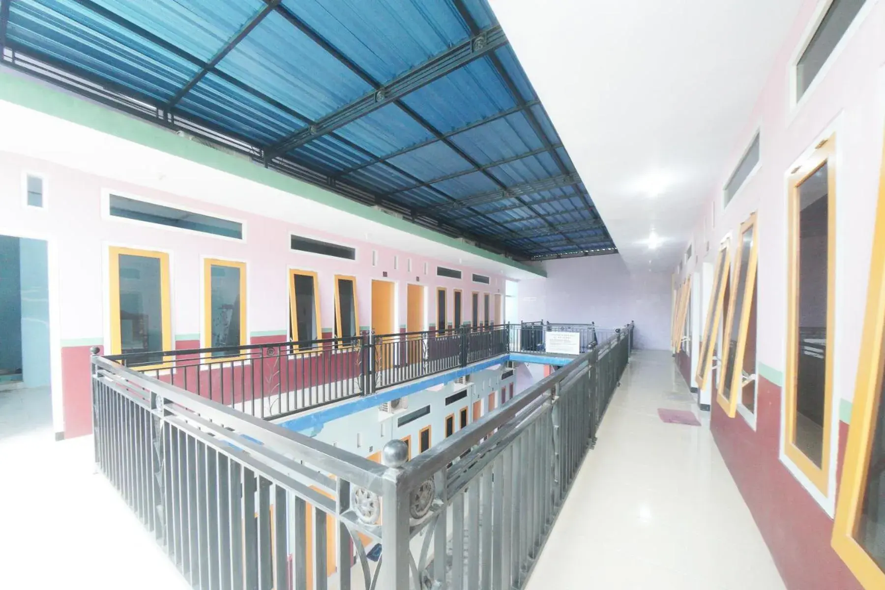 RedDoorz Syariah near Mall Roxy Banyuwangi 2 RedDoorz Syariah near Mall Roxy Banyuwangi 2