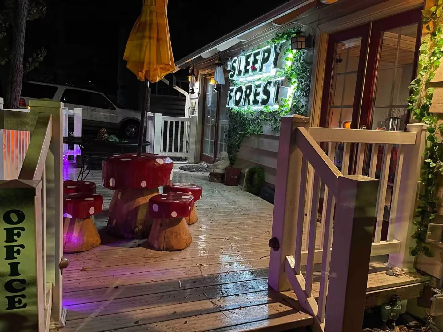 Sleepy Forest Cottages