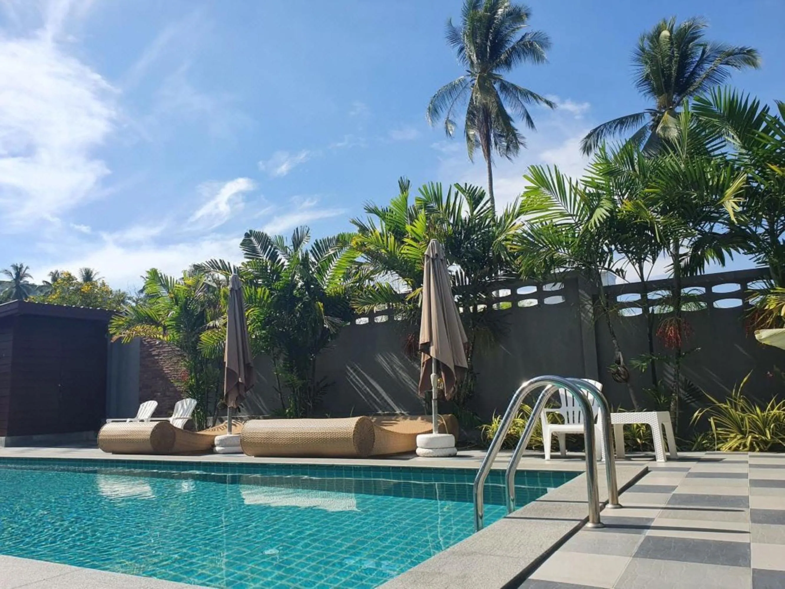 Swimming pool in Big Buddha Hillside Hotel