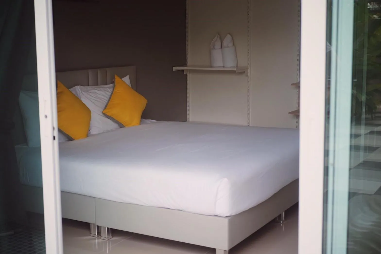 Bedroom, Bed in Big Buddha Hillside Hotel