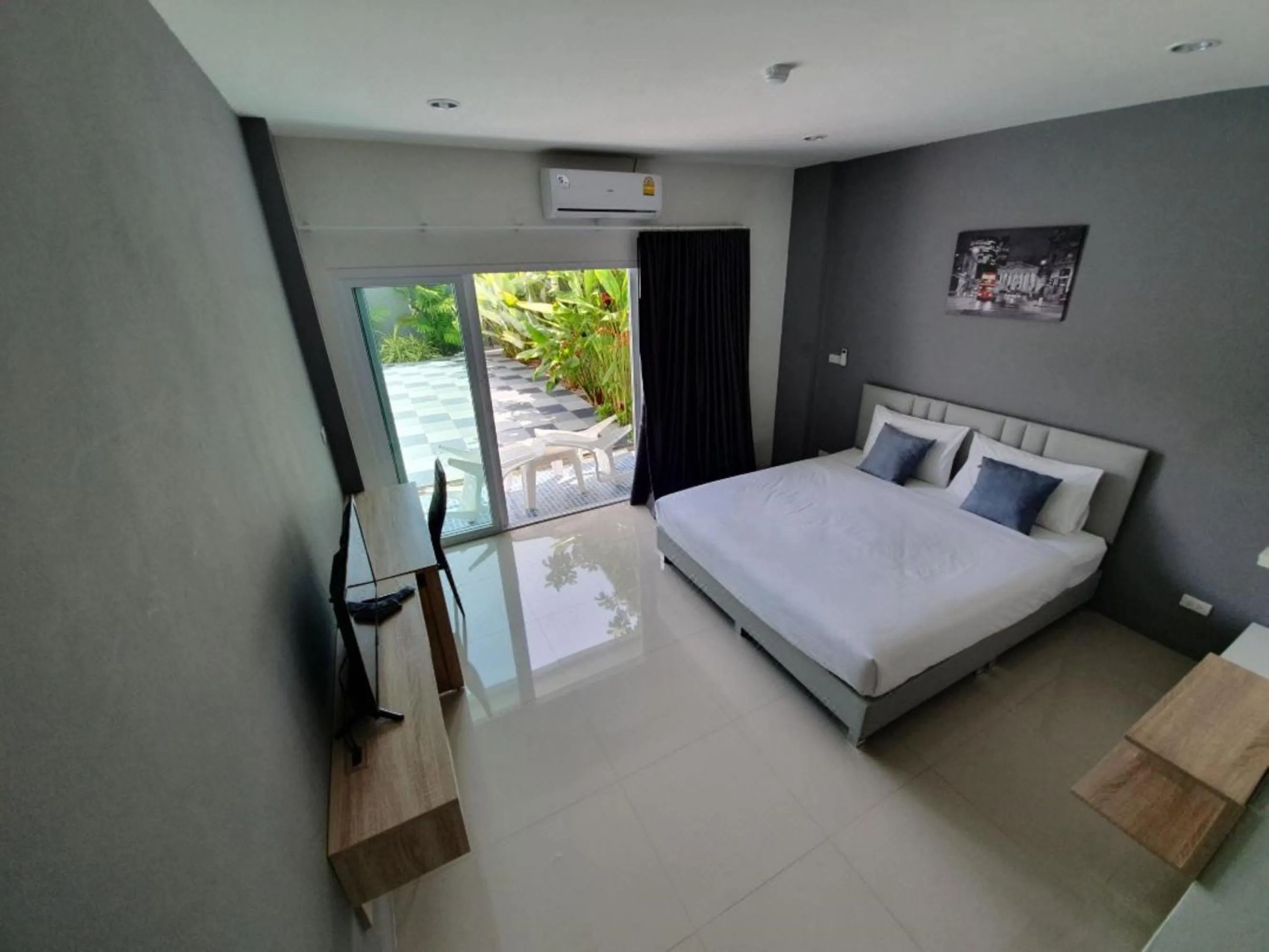 Bedroom, Bed in Big Buddha Hillside Hotel