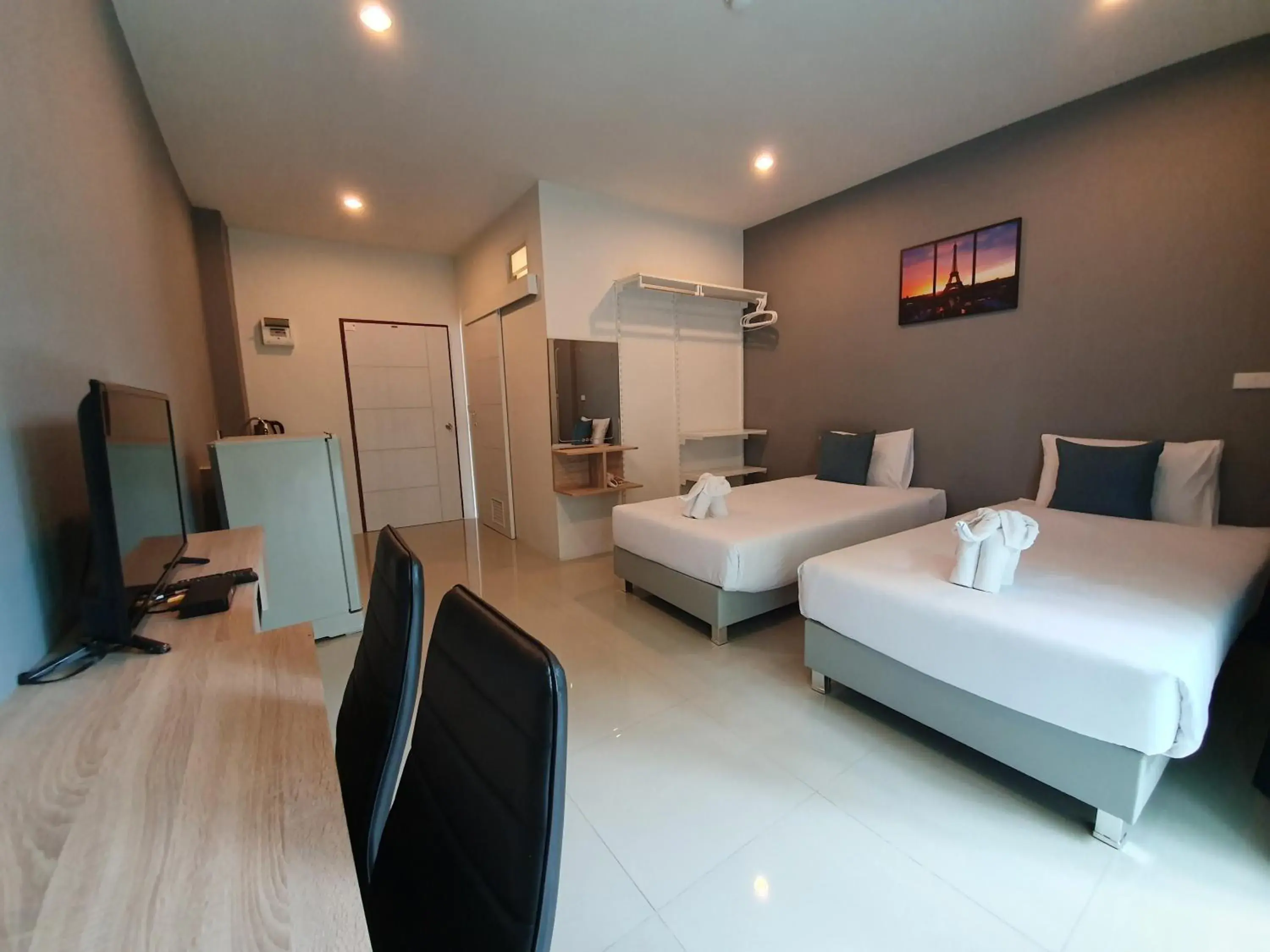 Photo of the whole room, Bed in Big Buddha Hillside Hotel Photo of the whole room, Bed in Big Buddha Hillside Hotel