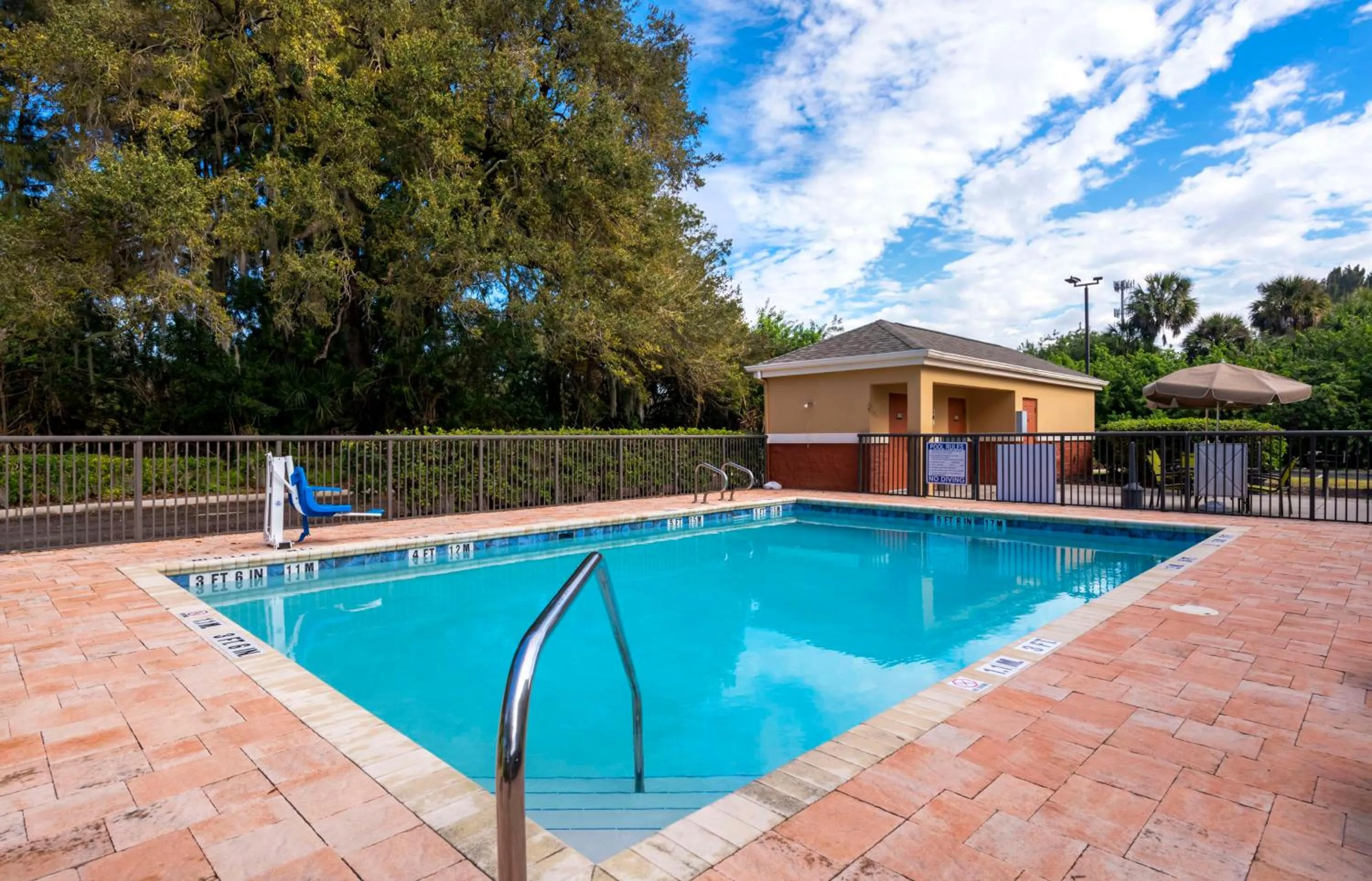 Pool view in Extended Stay America Suites - Melbourne - Airport