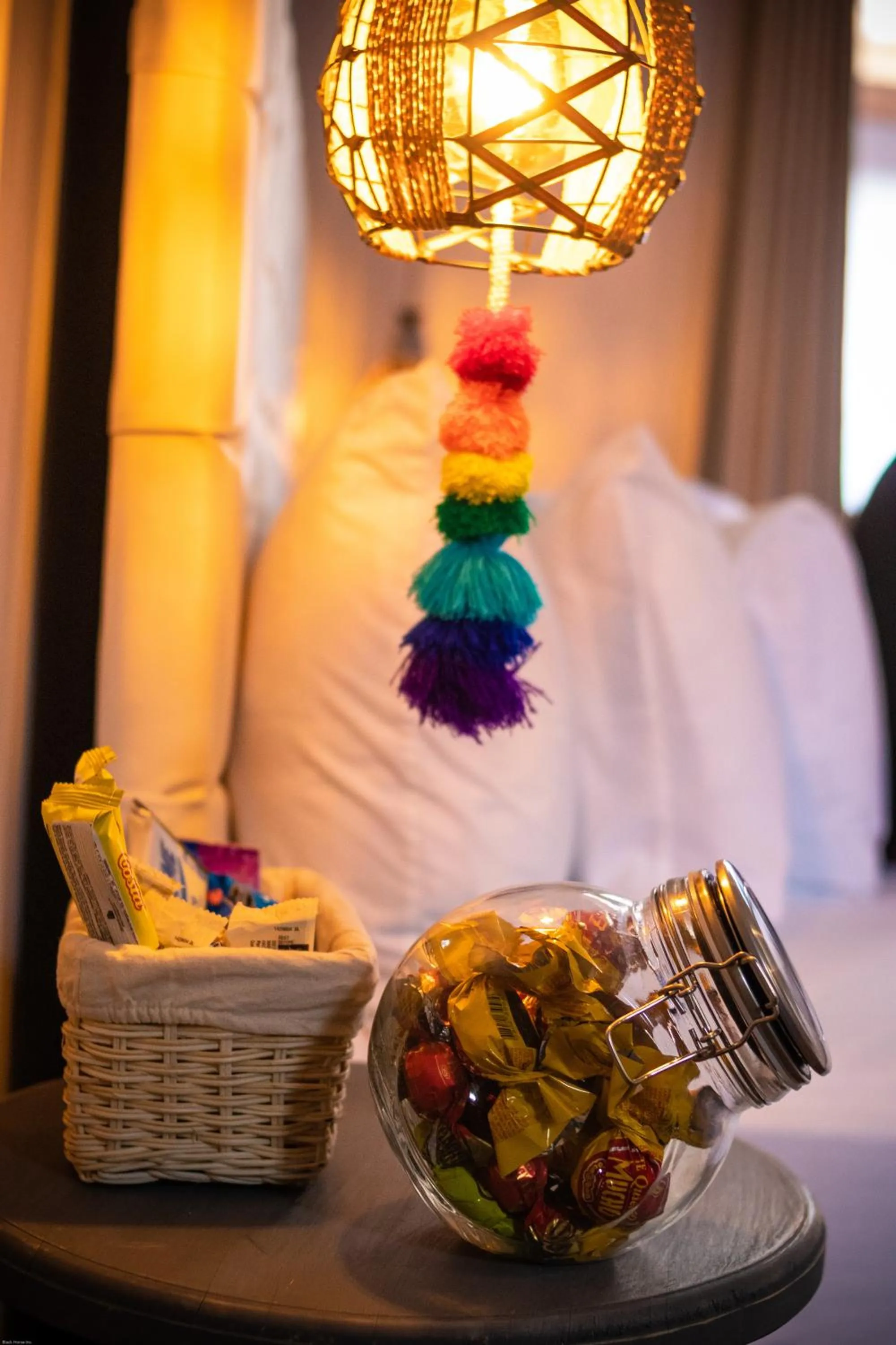 Food, Bed in Home Garden Hotel