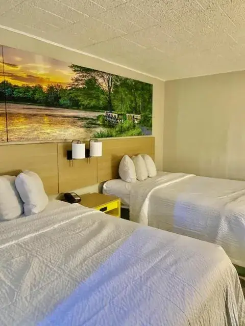 Bed in Days Inn by Wyndham Scranton PA Bed in Days Inn by Wyndham Scranton PA