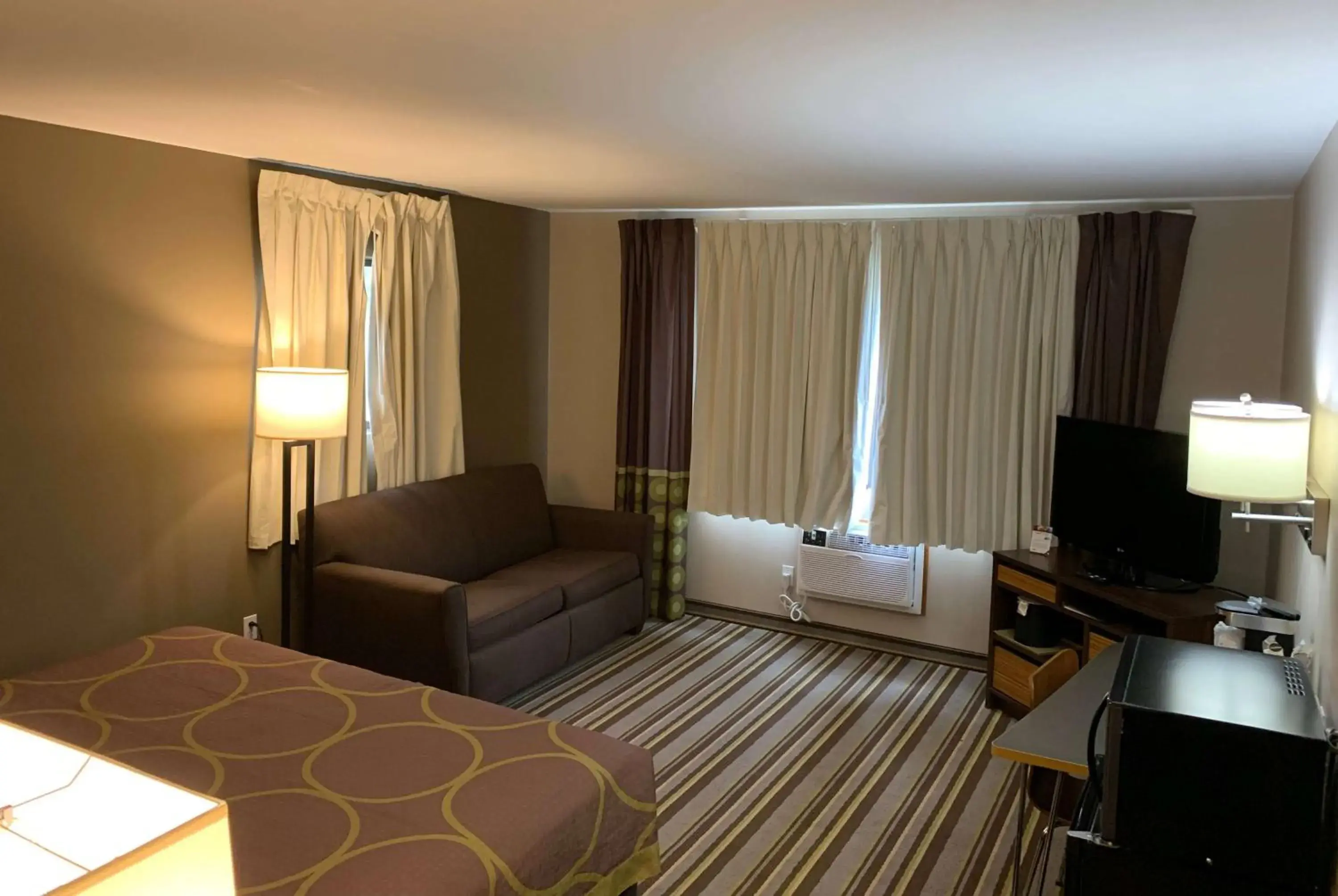 Photo of the whole room, Bed in Super 8 by Wyndham Durango Photo of the whole room, Bed in Super 8 by Wyndham Durango