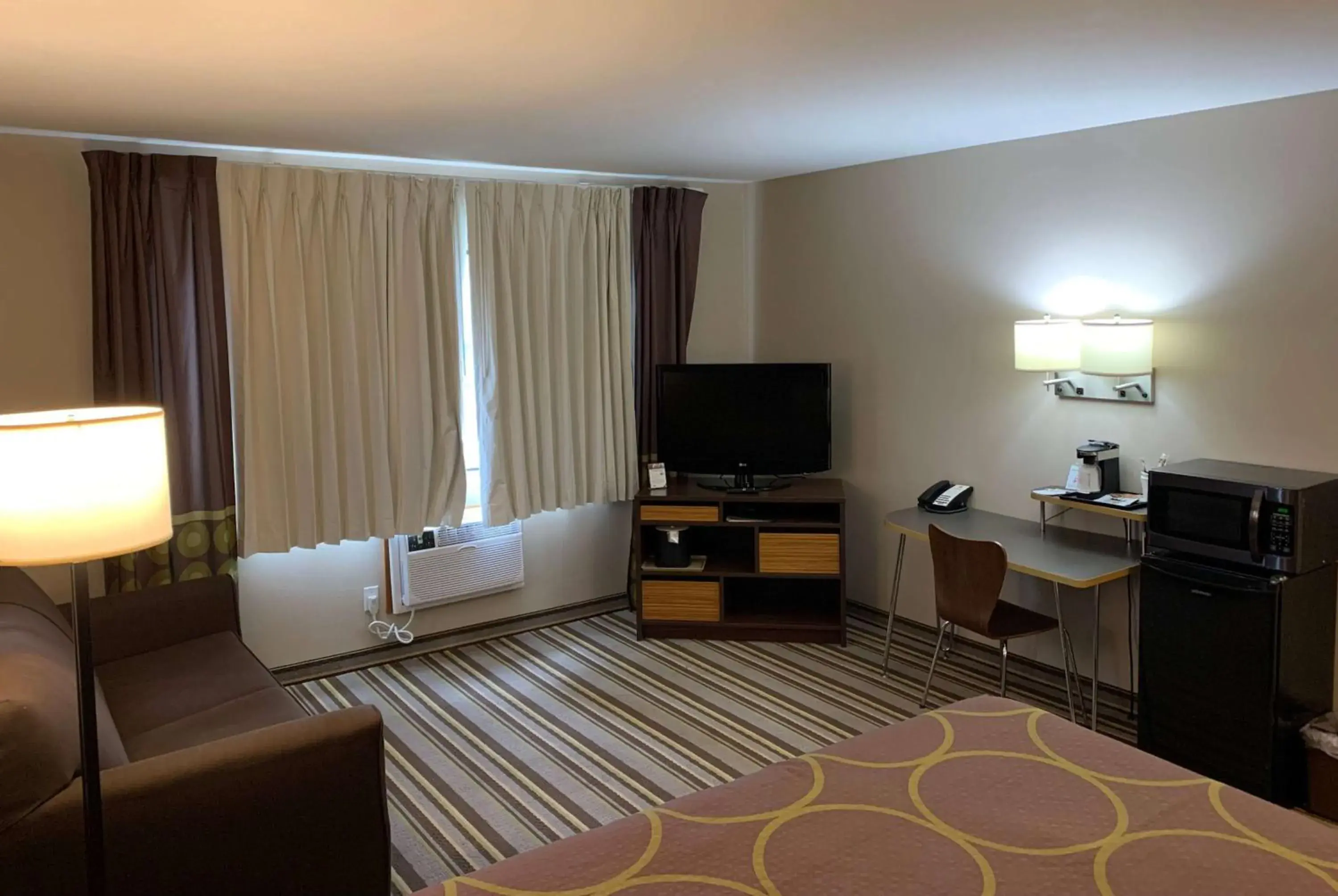 Photo of the whole room, Bed in Super 8 by Wyndham Durango Photo of the whole room, Bed in Super 8 by Wyndham Durango