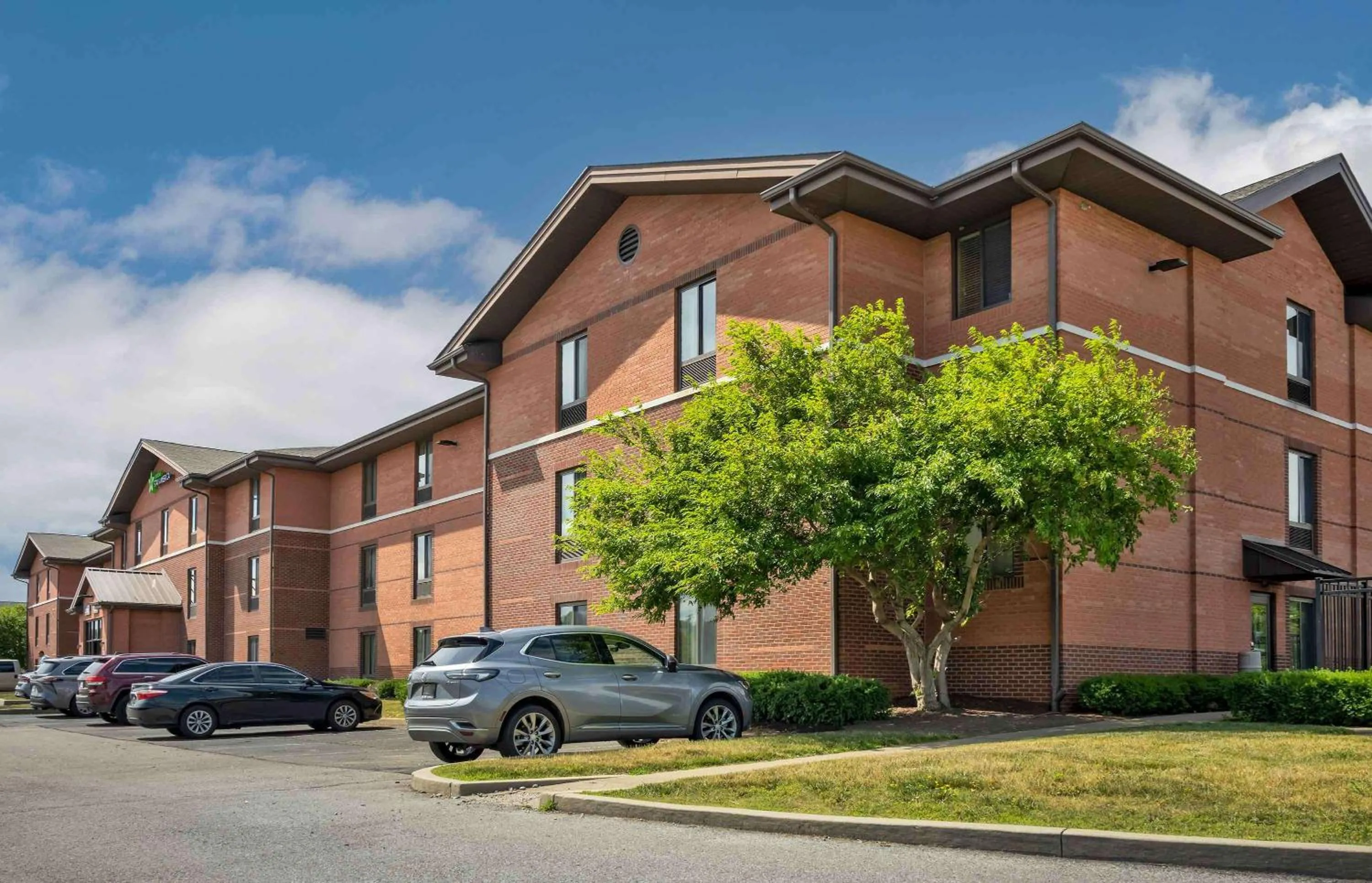 Property building in Extended Stay America Suites - Pittsburgh - Airport