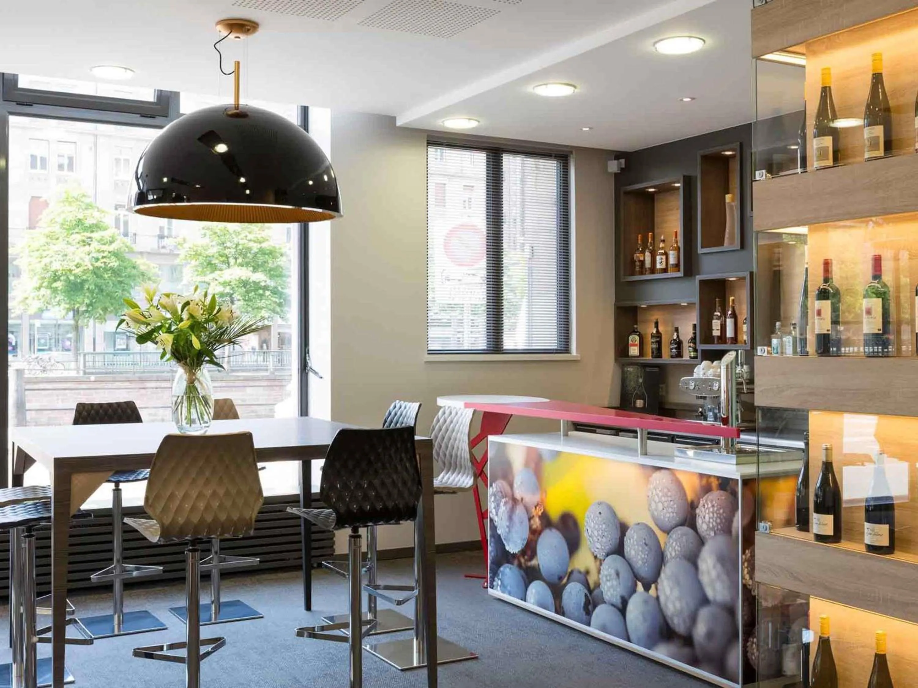 Lounge or bar in ibis Styles Strasbourg Centre Petite France
