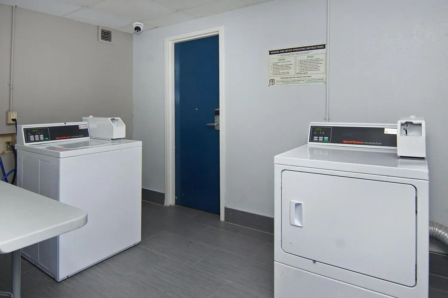 washing machine in Motel 6-Fort Worth, TX - Downtown East washing machine in Motel 6-Fort Worth, TX - Downtown East