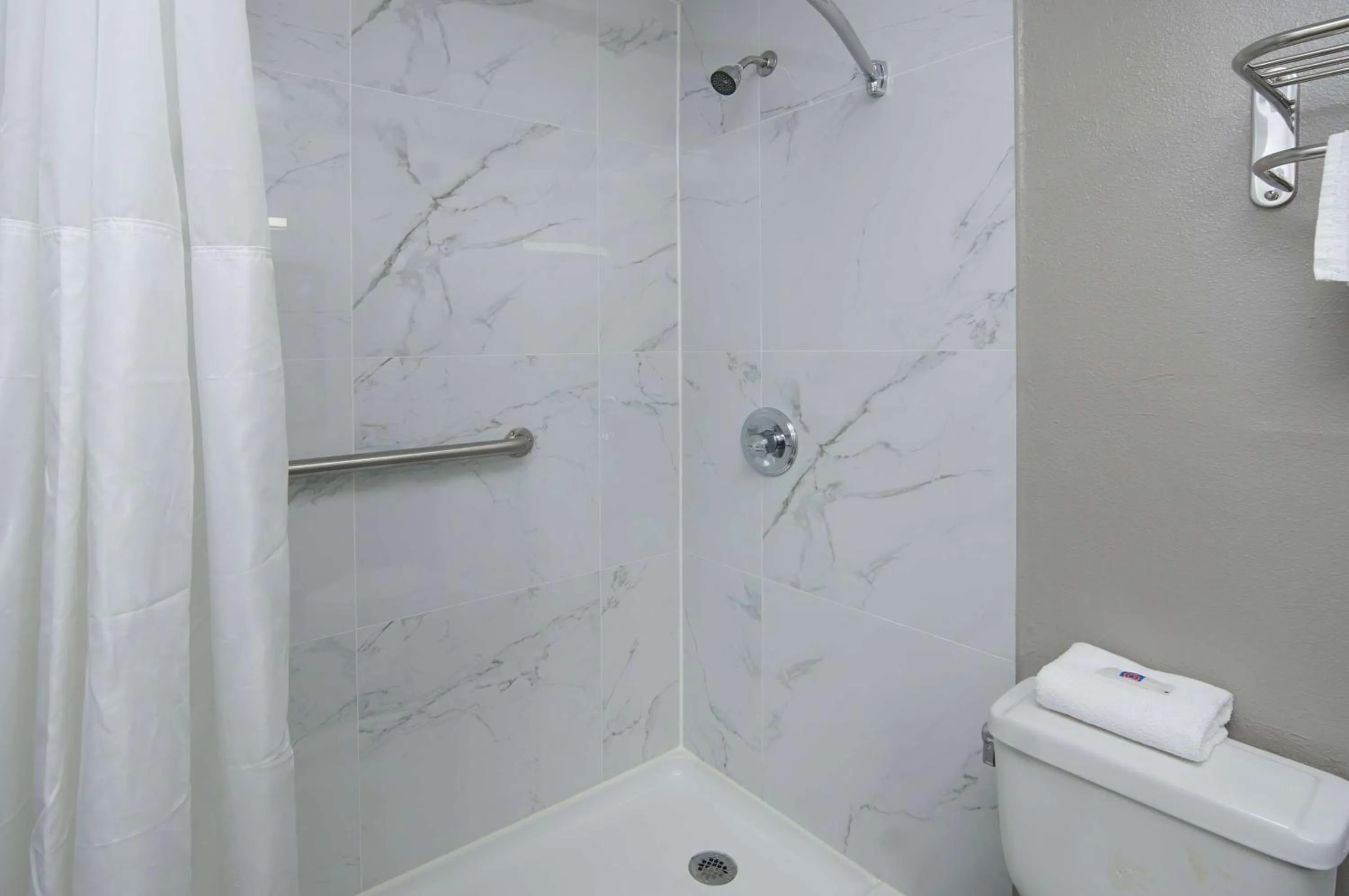 Bathroom in Motel 6-Fort Worth, TX - Downtown East