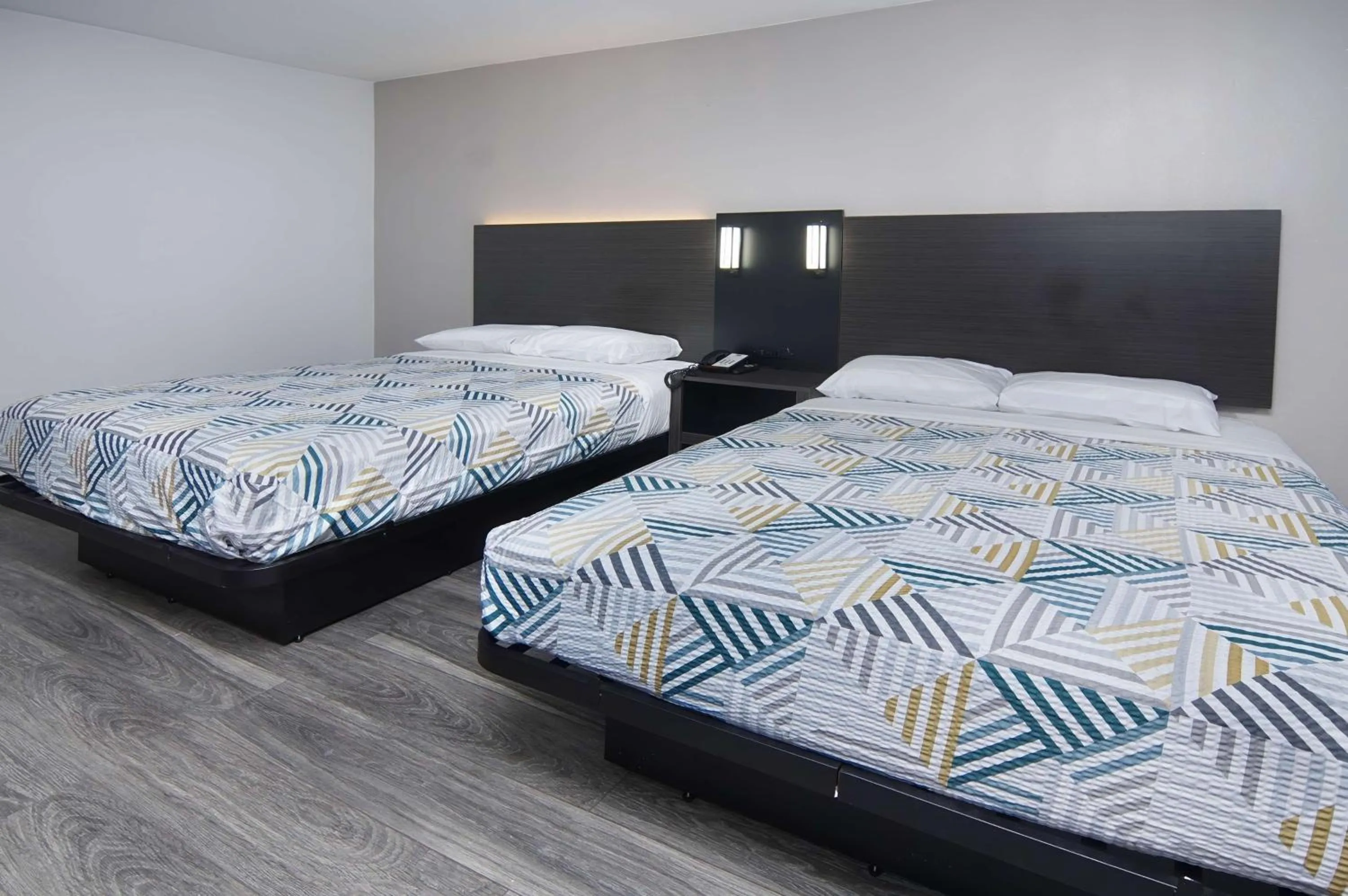 Bedroom, Bed in Motel 6-Fort Worth, TX - Downtown East