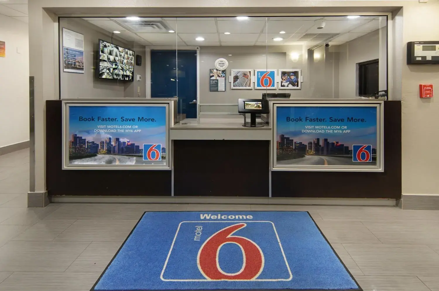 Lobby or reception in Motel 6-Fort Worth, TX - Downtown East Lobby or reception in Motel 6-Fort Worth, TX - Downtown East