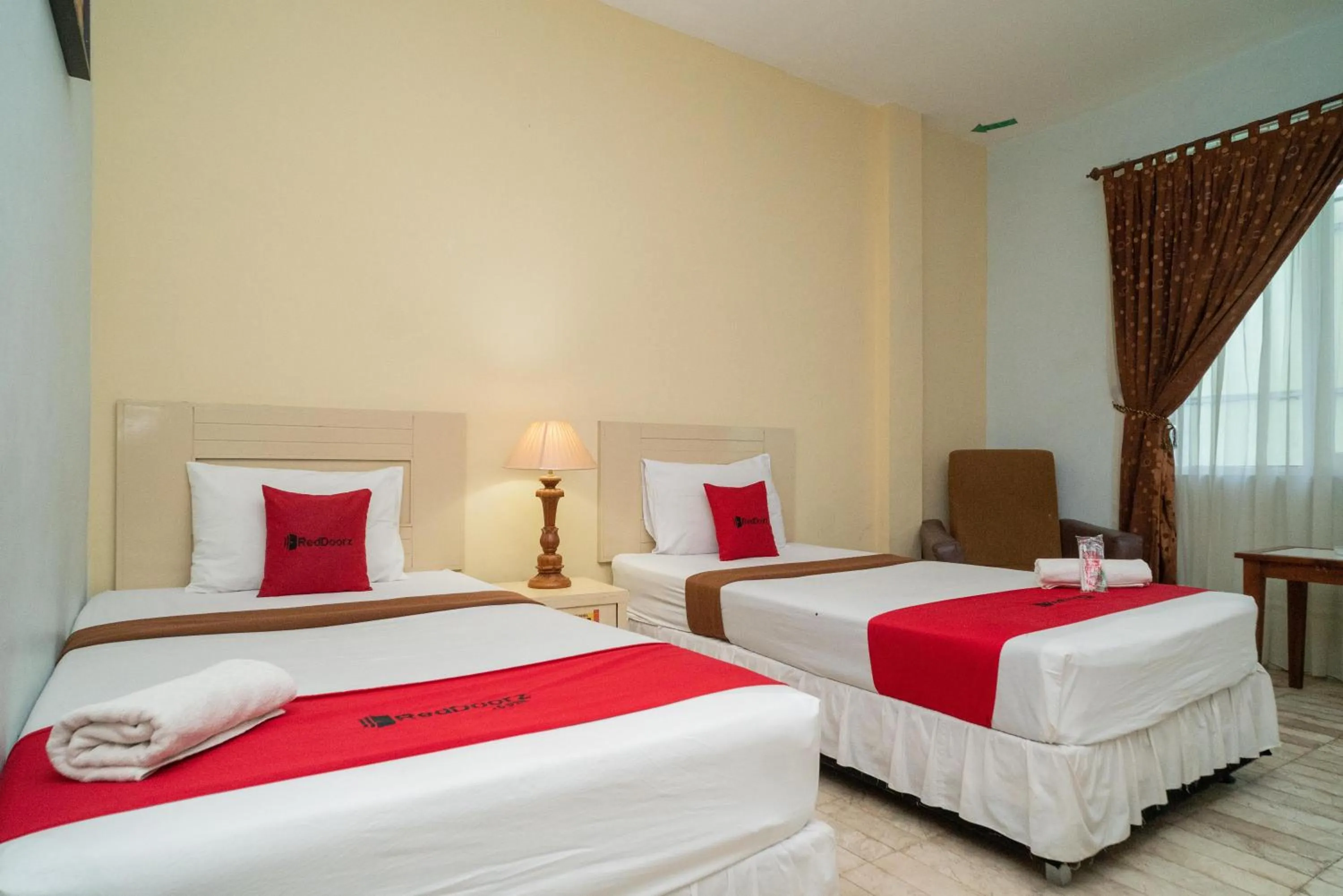 Bed in RedDoorz Plus near UIN Banjarmasin
