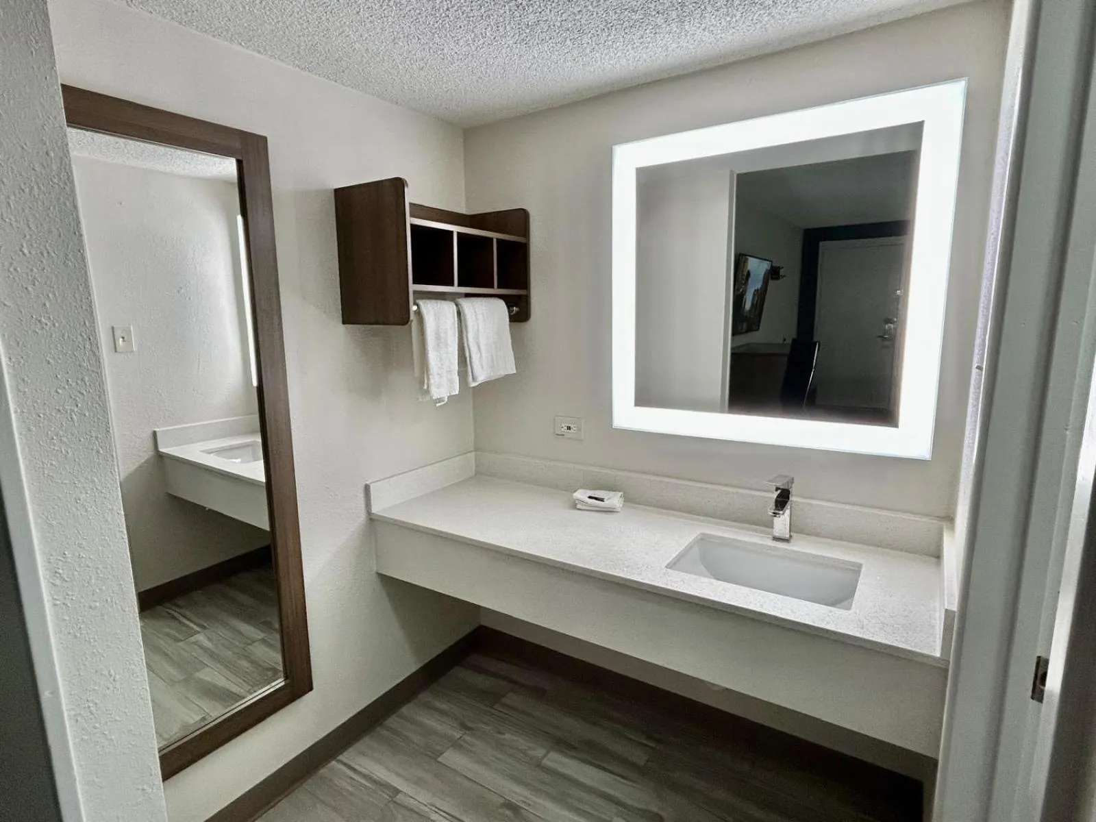 Quadruple Room with Tub - Non Smoking in Quality Inn Odessa near University