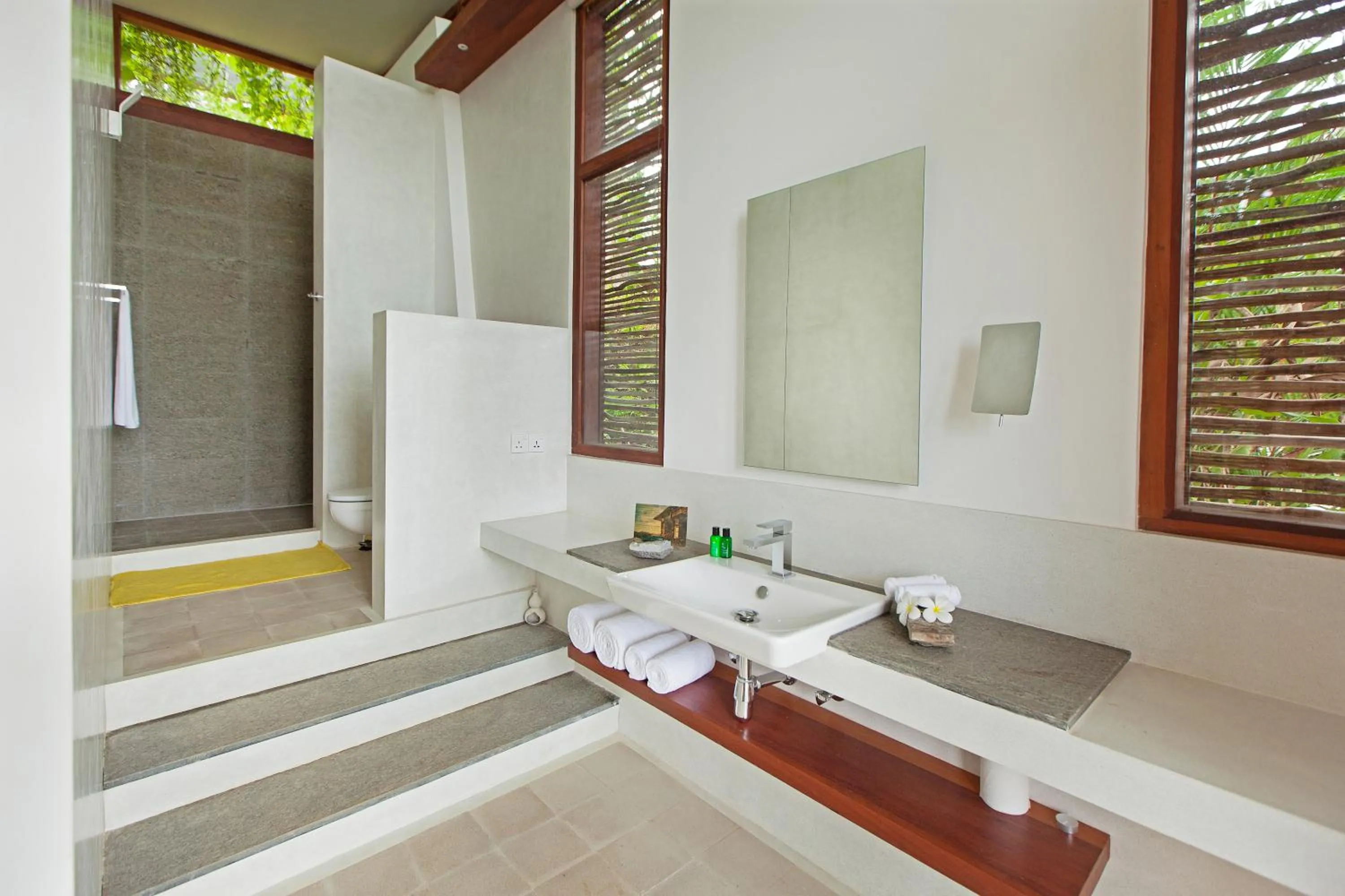 Bathroom in Tri Ahangama