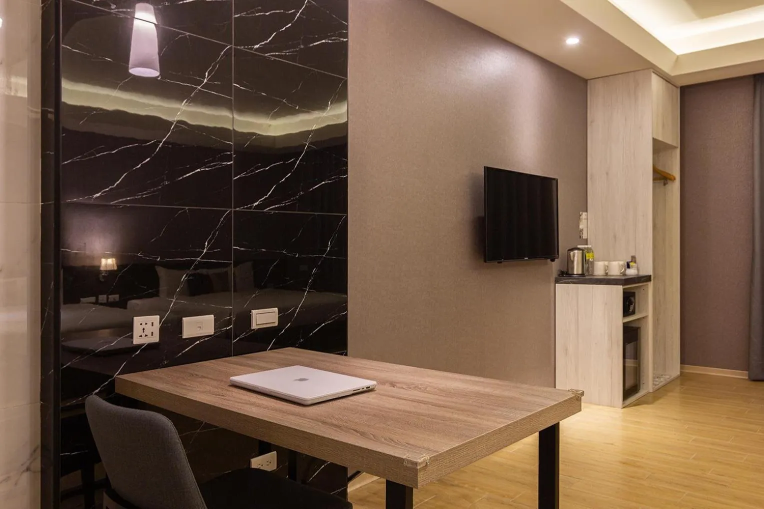 TV and multimedia in CHECK inn New Taipei LuZhou