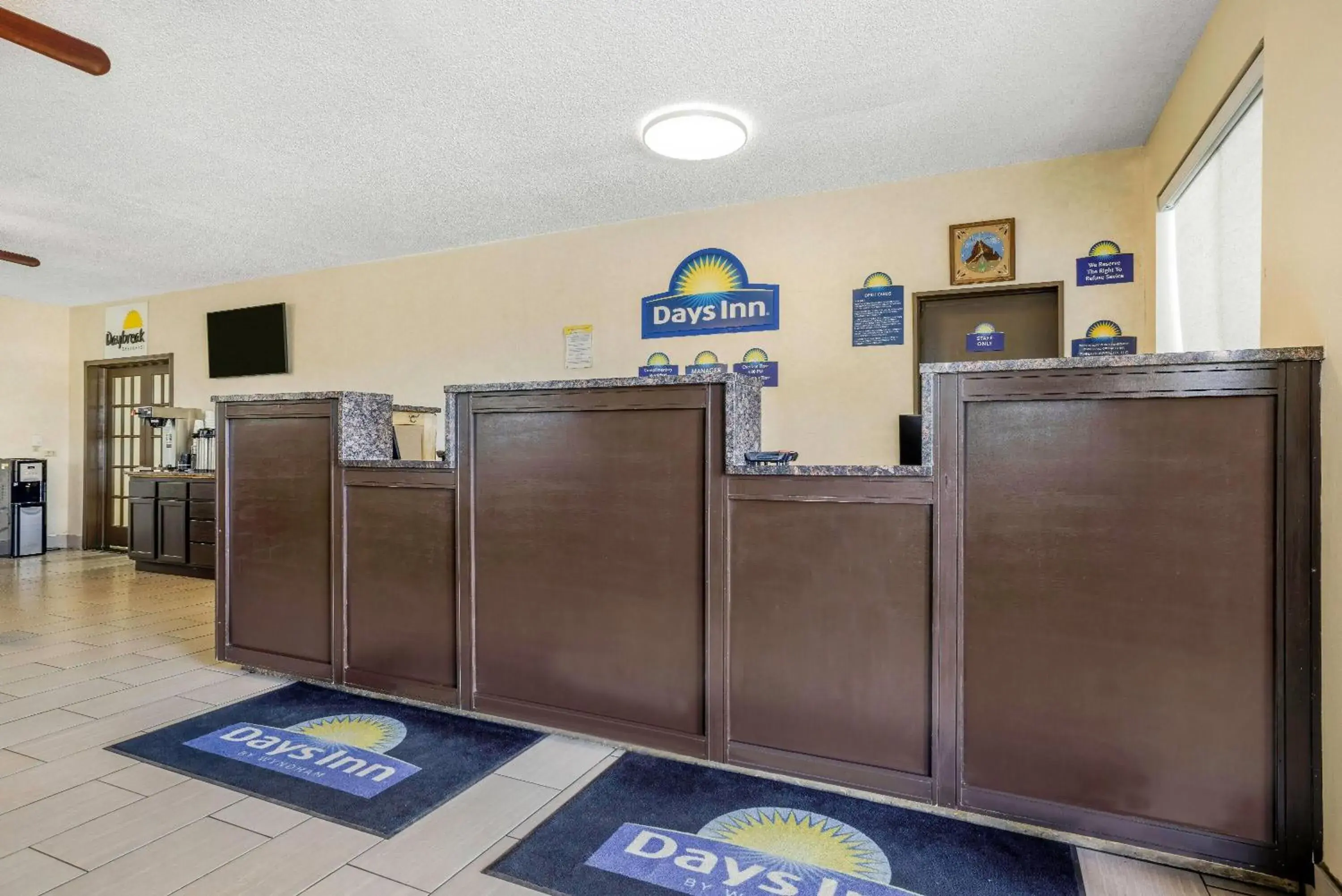 Lobby or reception in Days Inn by Wyndham Cortez Lobby or reception in Days Inn by Wyndham Cortez