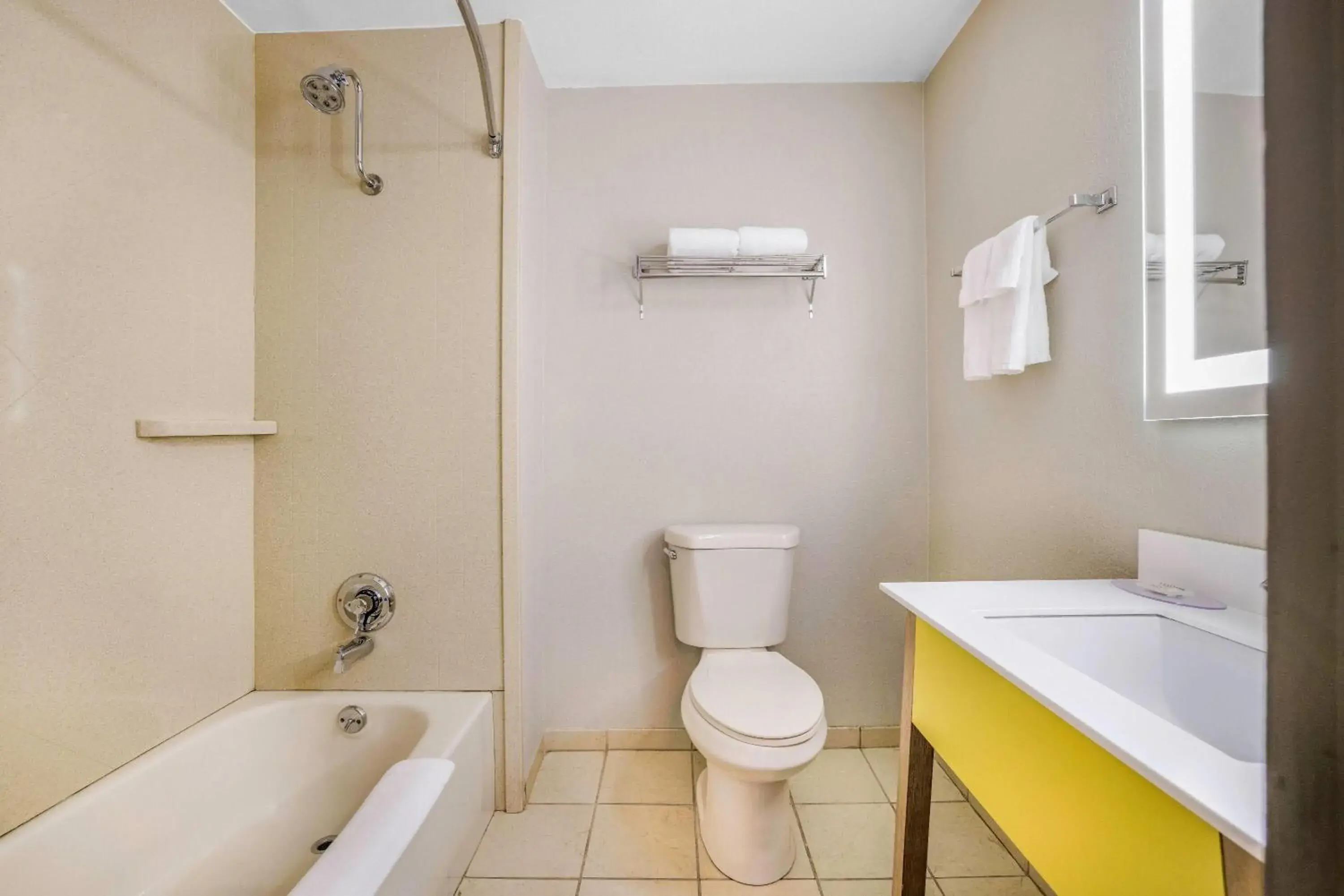 Two-Bedroom Suite - Non-Smoking in Days Inn by Wyndham Cortez Two-Bedroom Suite - Non-Smoking in Days Inn by Wyndham Cortez