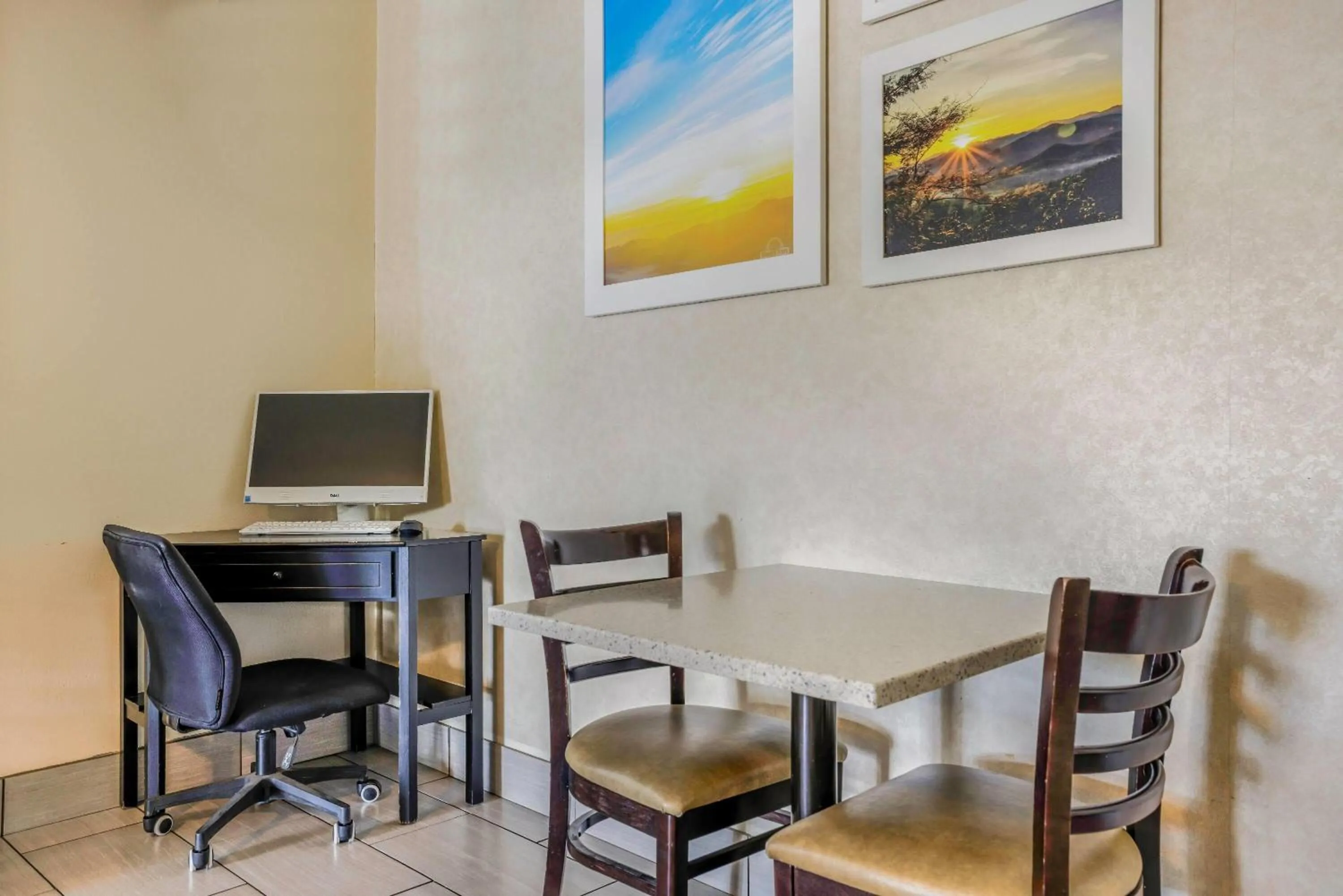 Business facilities in Days Inn by Wyndham Cortez