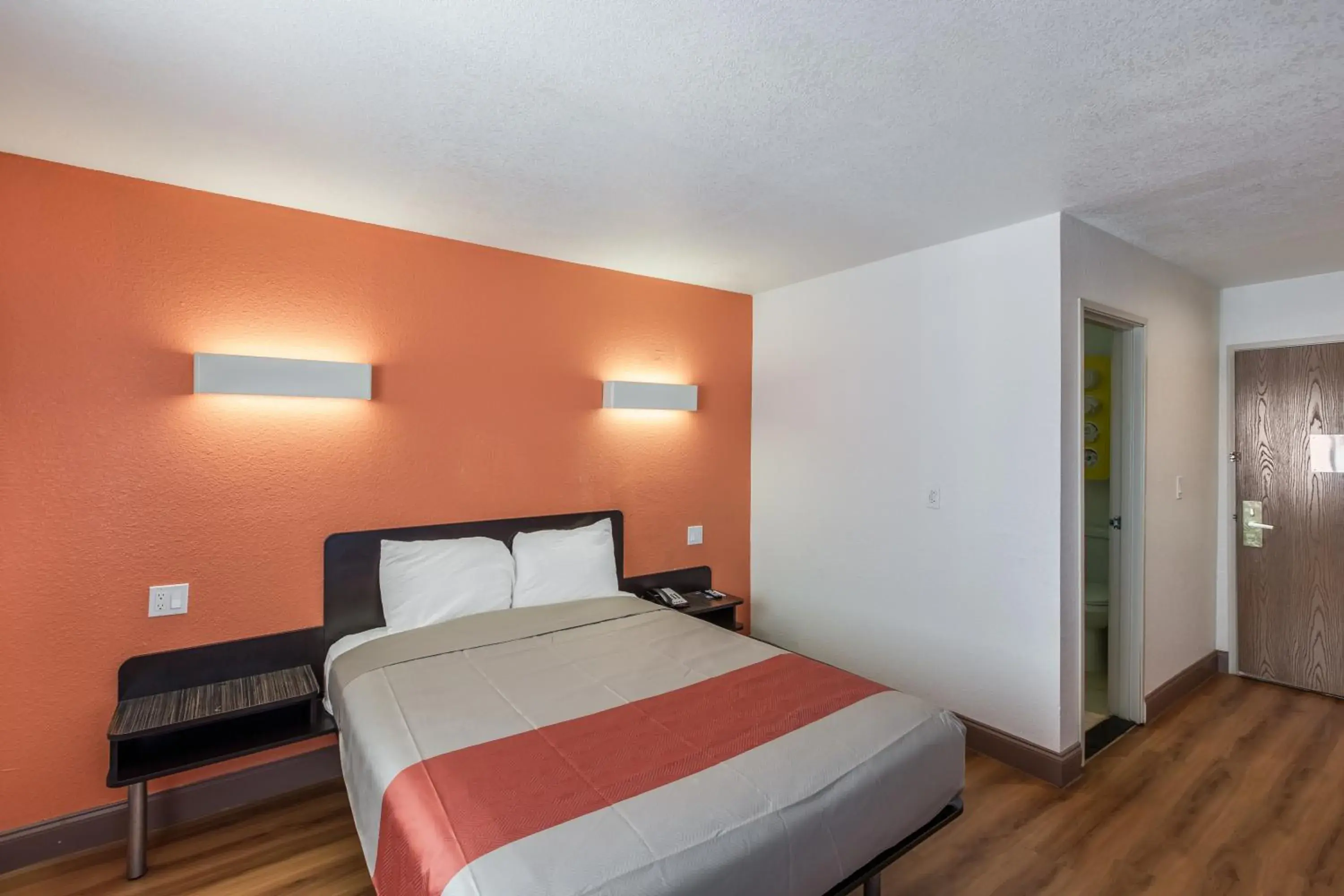 Queen Room - Disability Access - Roll in Shower in Motel 6-Dallas, TX - South Queen Room - Disability Access - Roll in Shower in Motel 6-Dallas, TX - South