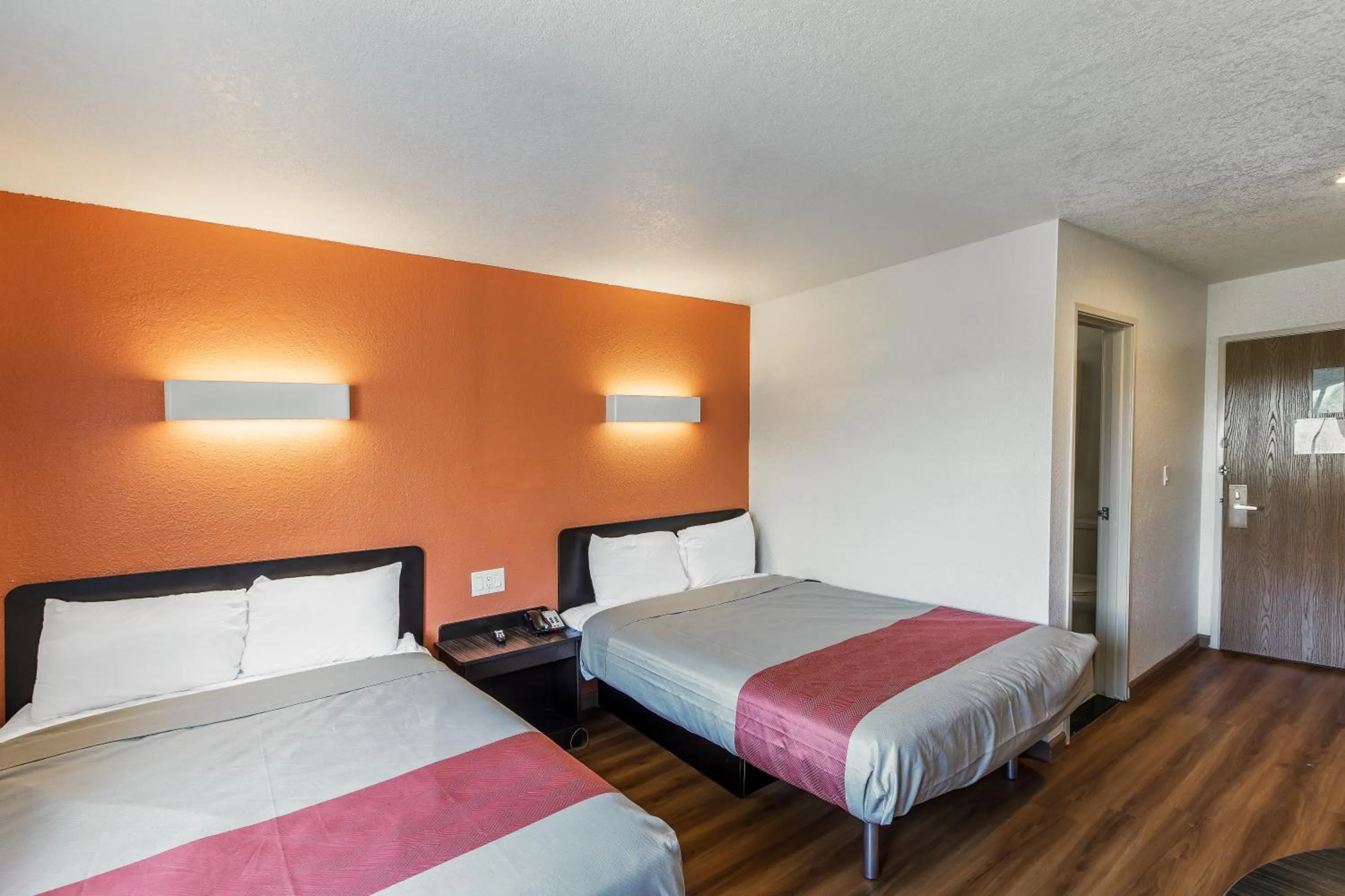 Bedroom, Bed in Motel 6-Dallas, TX - South