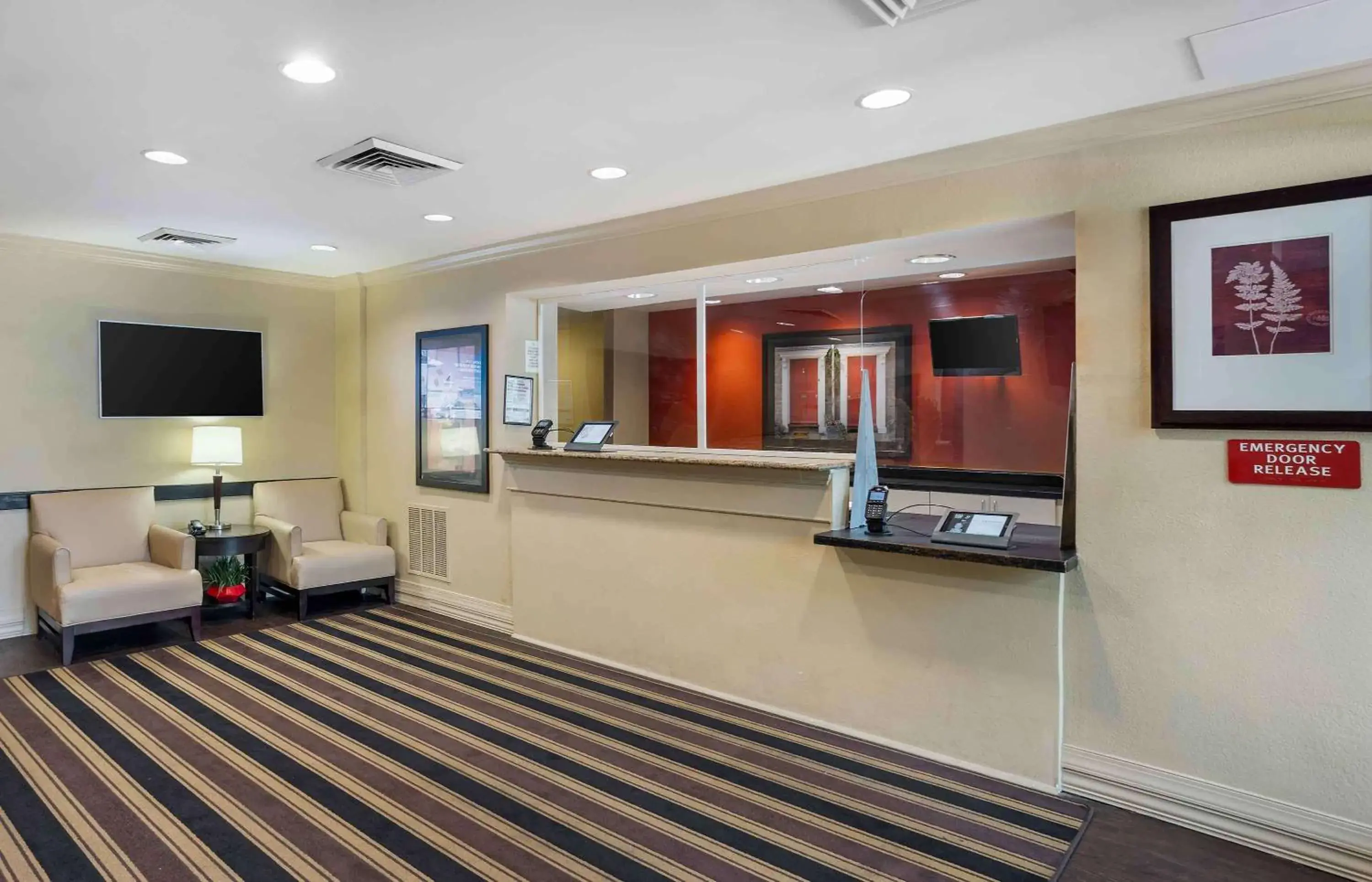 Lobby or reception in Extended Stay America Suites - Philadelphia - Mt Laurel - Pacilli Place Lobby or reception in Extended Stay America Suites - Philadelphia - Mt Laurel - Pacilli Place
