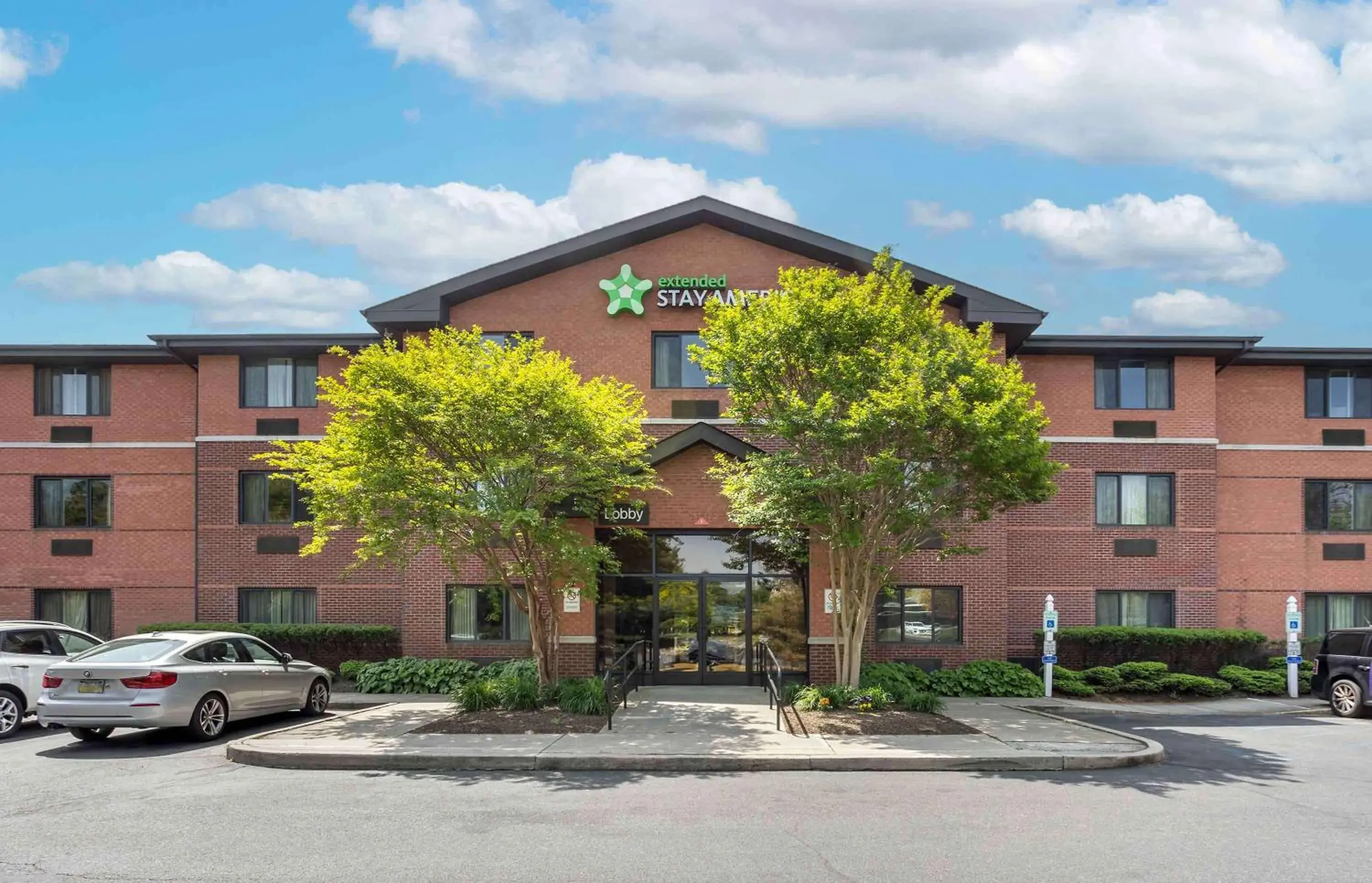 Property building in Extended Stay America Suites - Philadelphia - Mt Laurel - Pacilli Place Property building in Extended Stay America Suites - Philadelphia - Mt Laurel - Pacilli Place