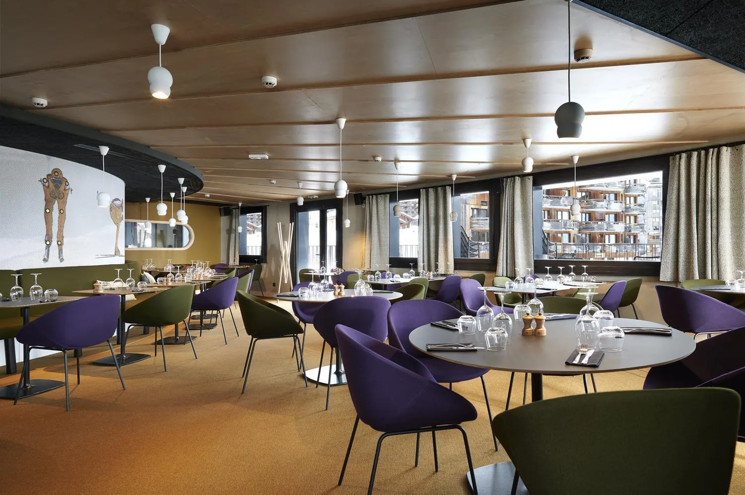 Restaurant/places to eat in Hôtel MiL8