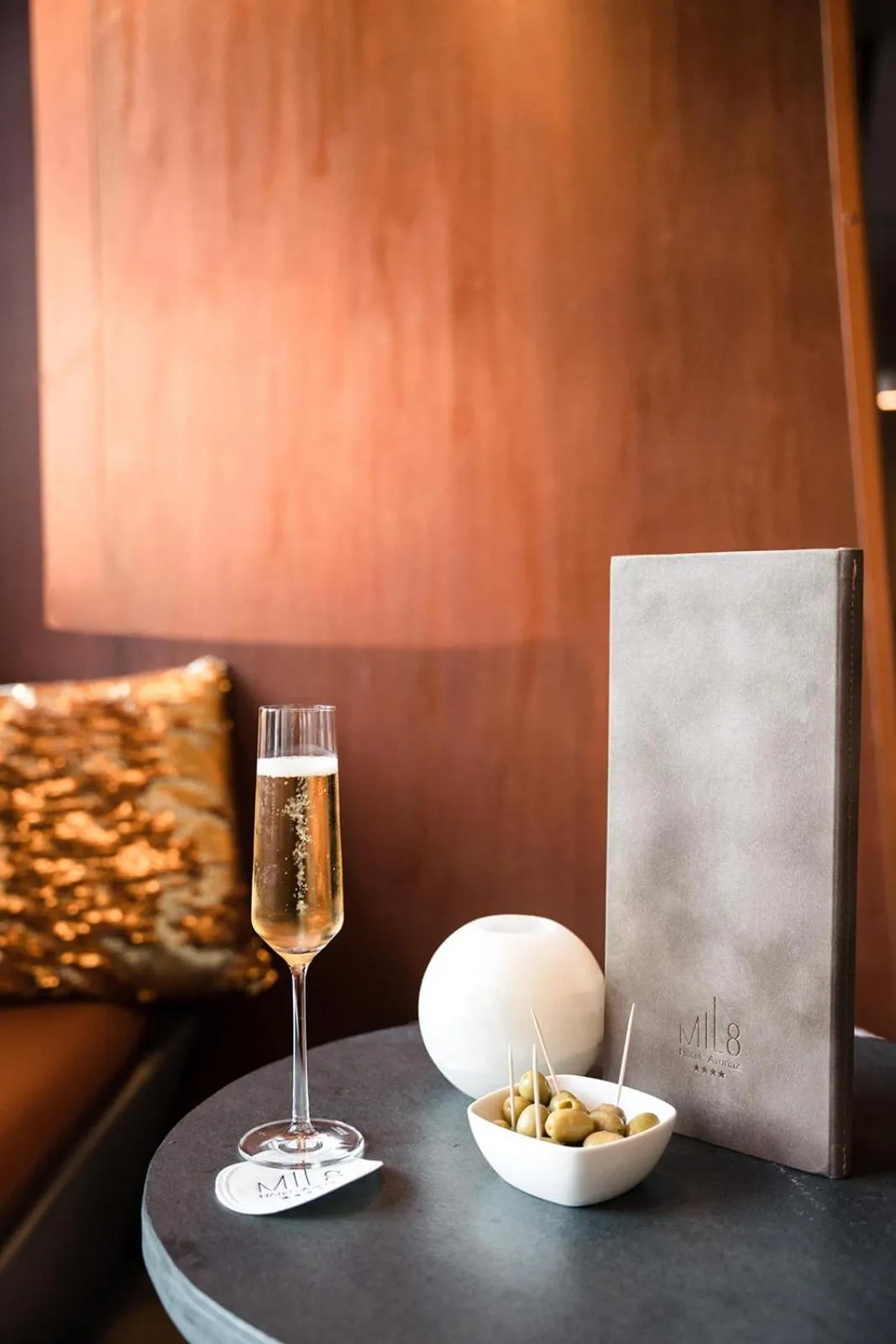 Lounge or bar in Hôtel MiL8