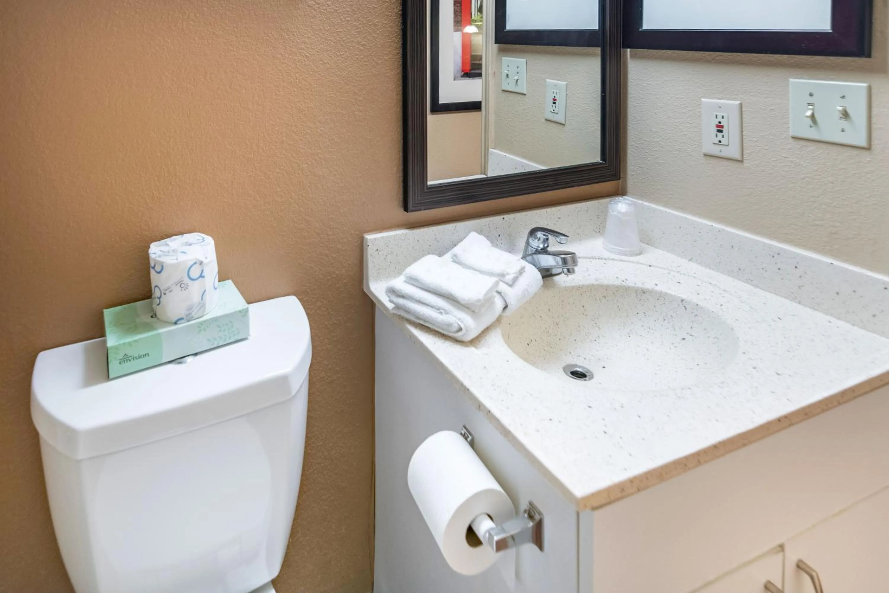Bathroom in Extended Stay America Suites - Houston - Northwest - Hwy 290 - Hollister