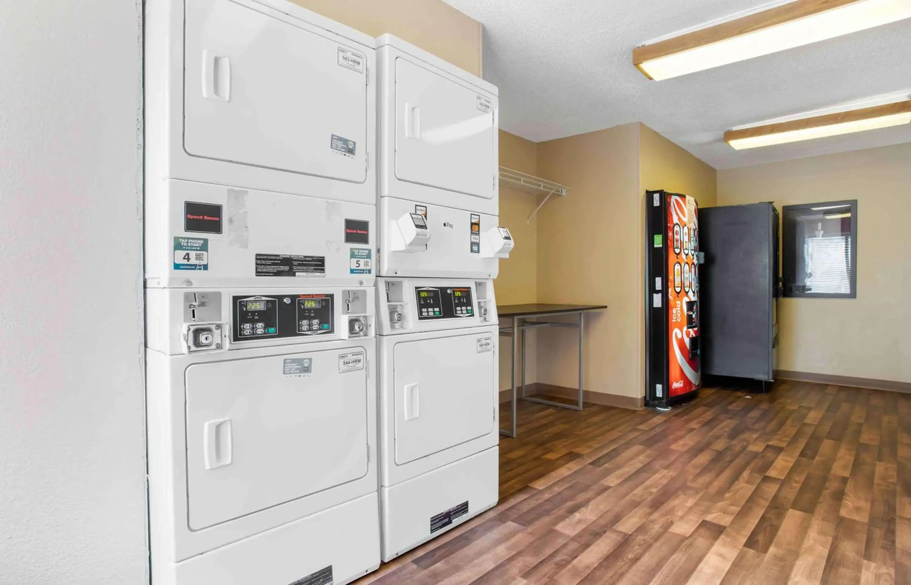 Property building in Extended Stay America Suites - Houston - Northwest - Hwy 290 - Hollister Property building in Extended Stay America Suites - Houston - Northwest - Hwy 290 - Hollister