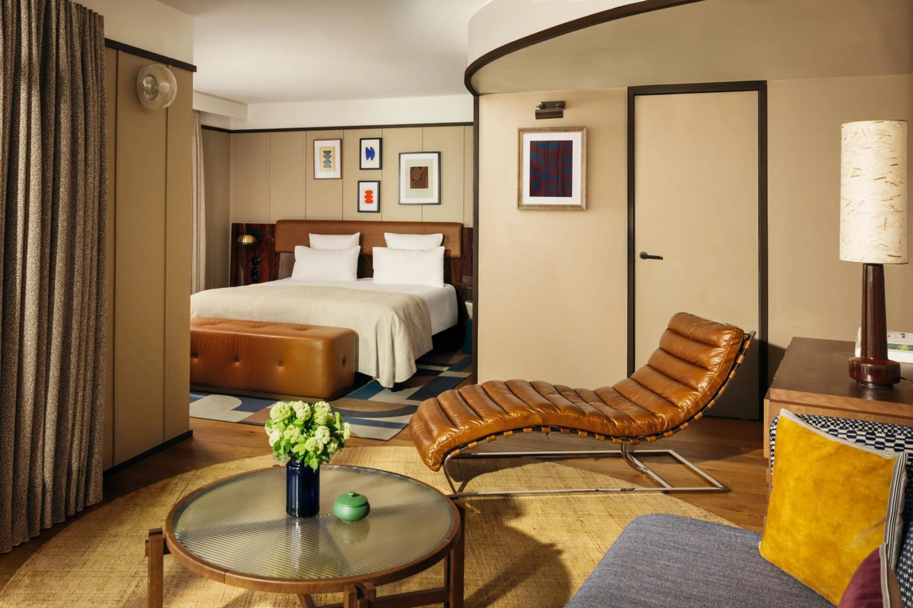 Photo of the whole room, Bed in Norman Paris Hôtel & Spa