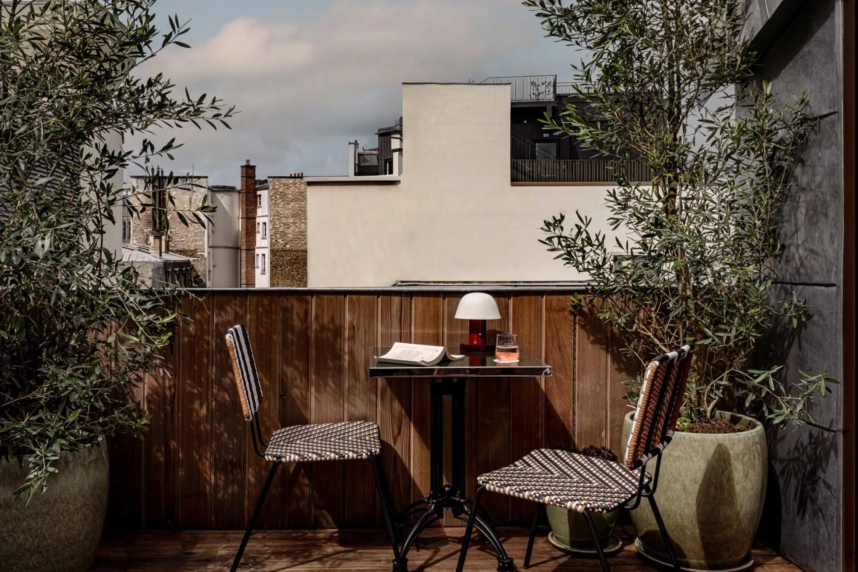 Patio in Norman Paris Hôtel & Spa
