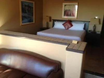 Photo of the whole room, Bed in Gold Canyon Golf Resort