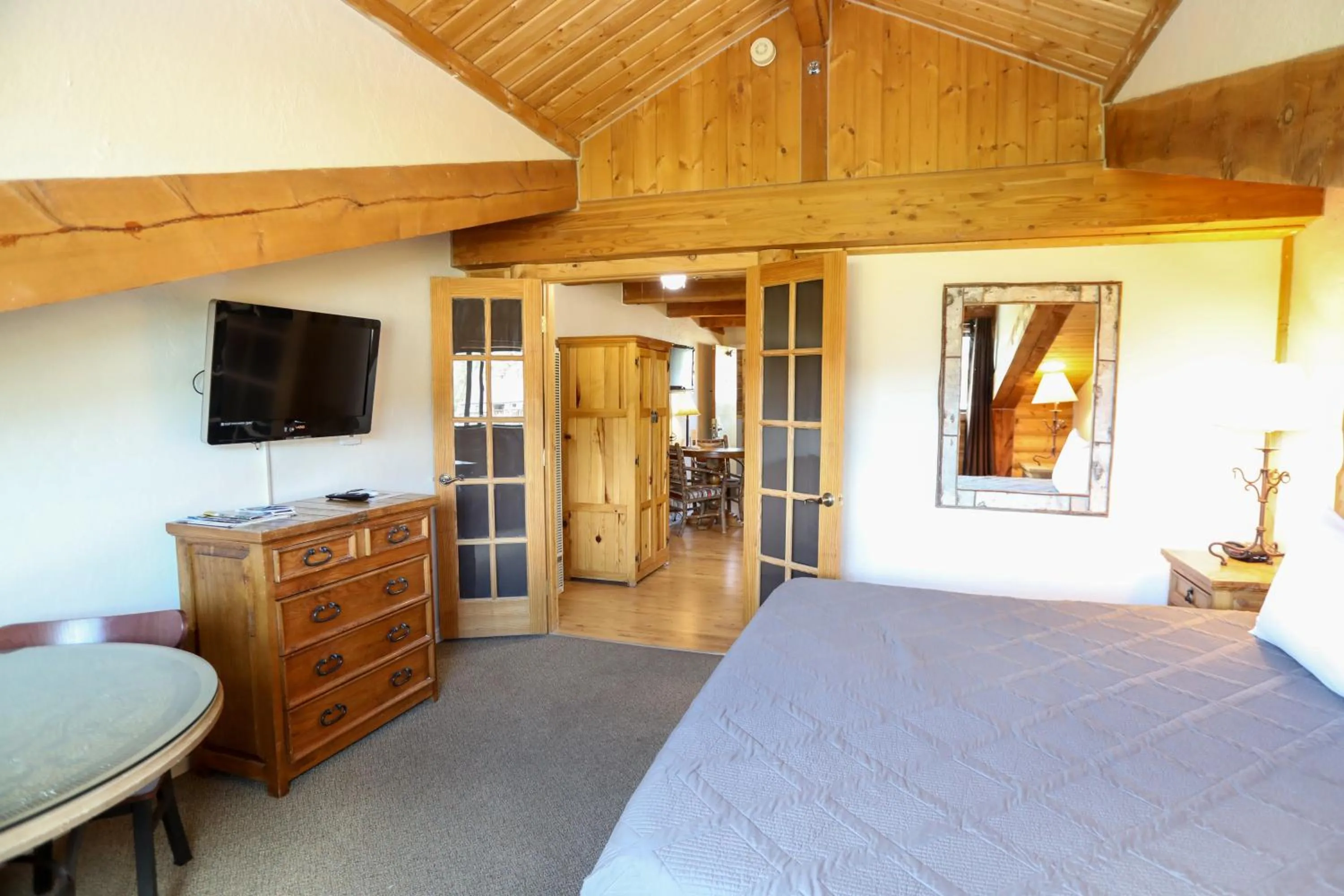 Bed in The Boulder Creek Lodge