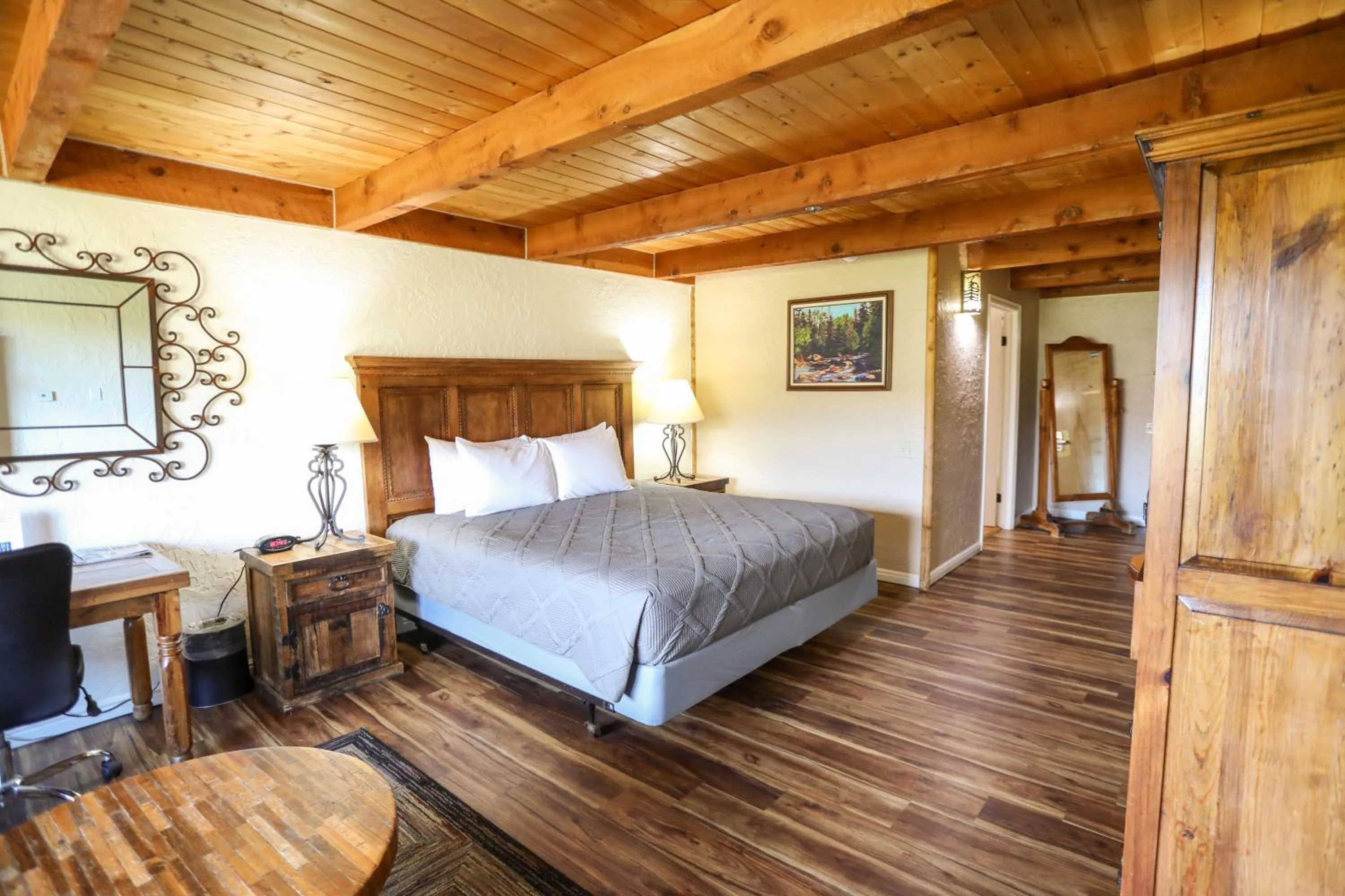 Bed in The Boulder Creek Lodge