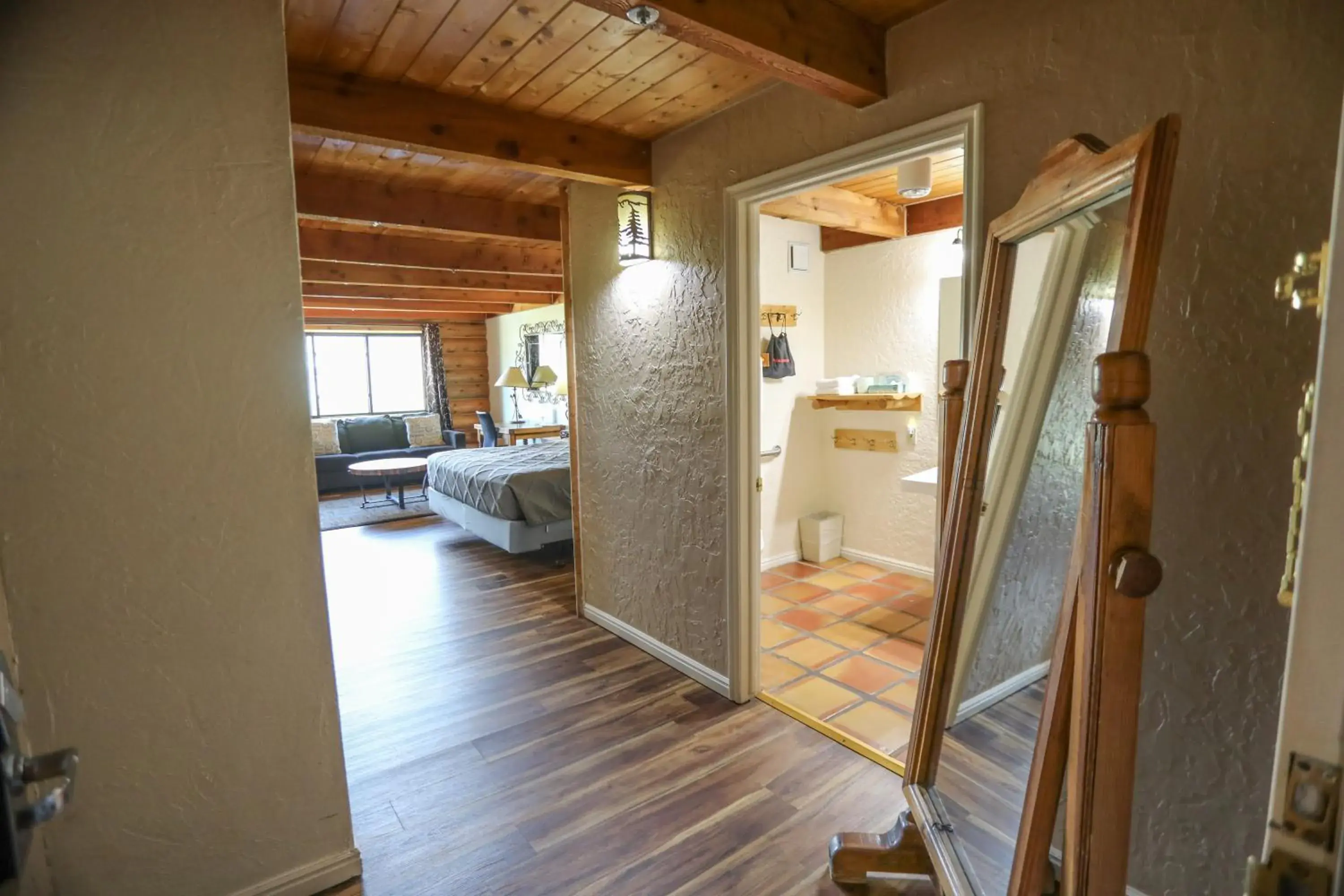 Bed in The Boulder Creek Lodge Bed in The Boulder Creek Lodge