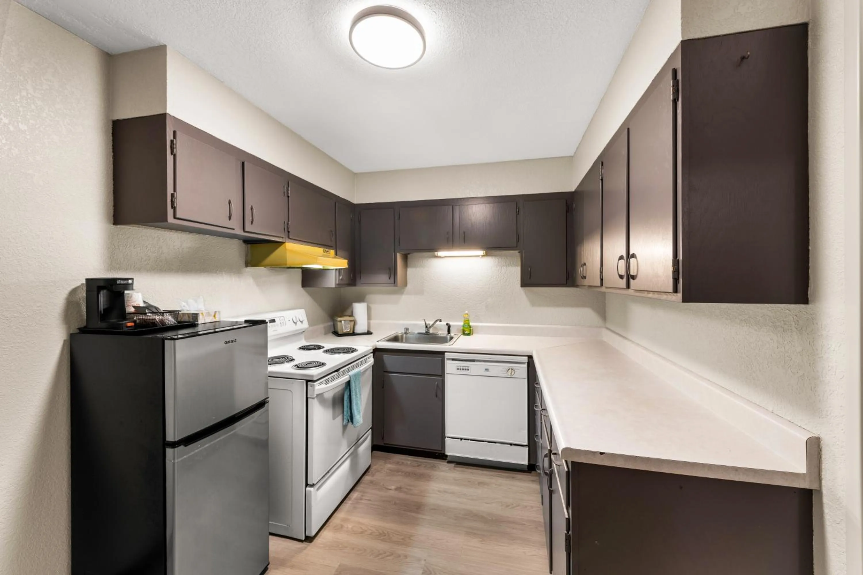 Kitchen or kitchenette in Clarion Pointe Rhinelander Downtown