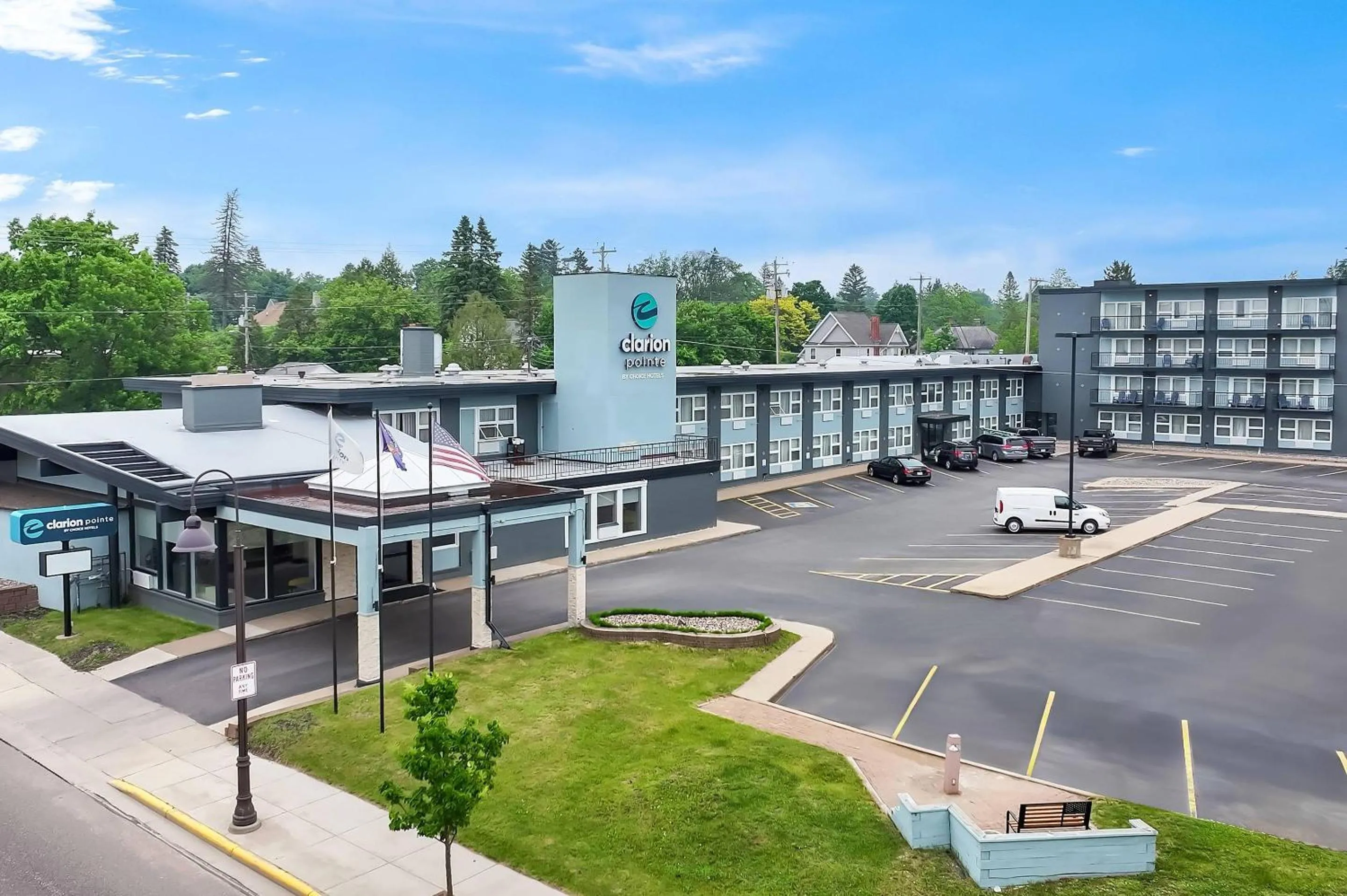 Property building in Clarion Pointe Rhinelander Downtown