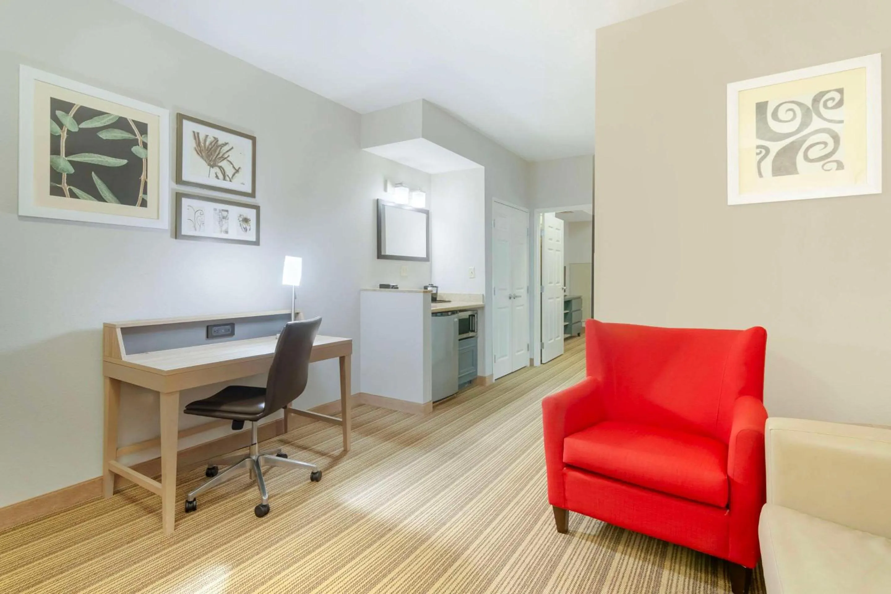 Bedroom in Country Inn & Suites by Radisson, Columbia, MO