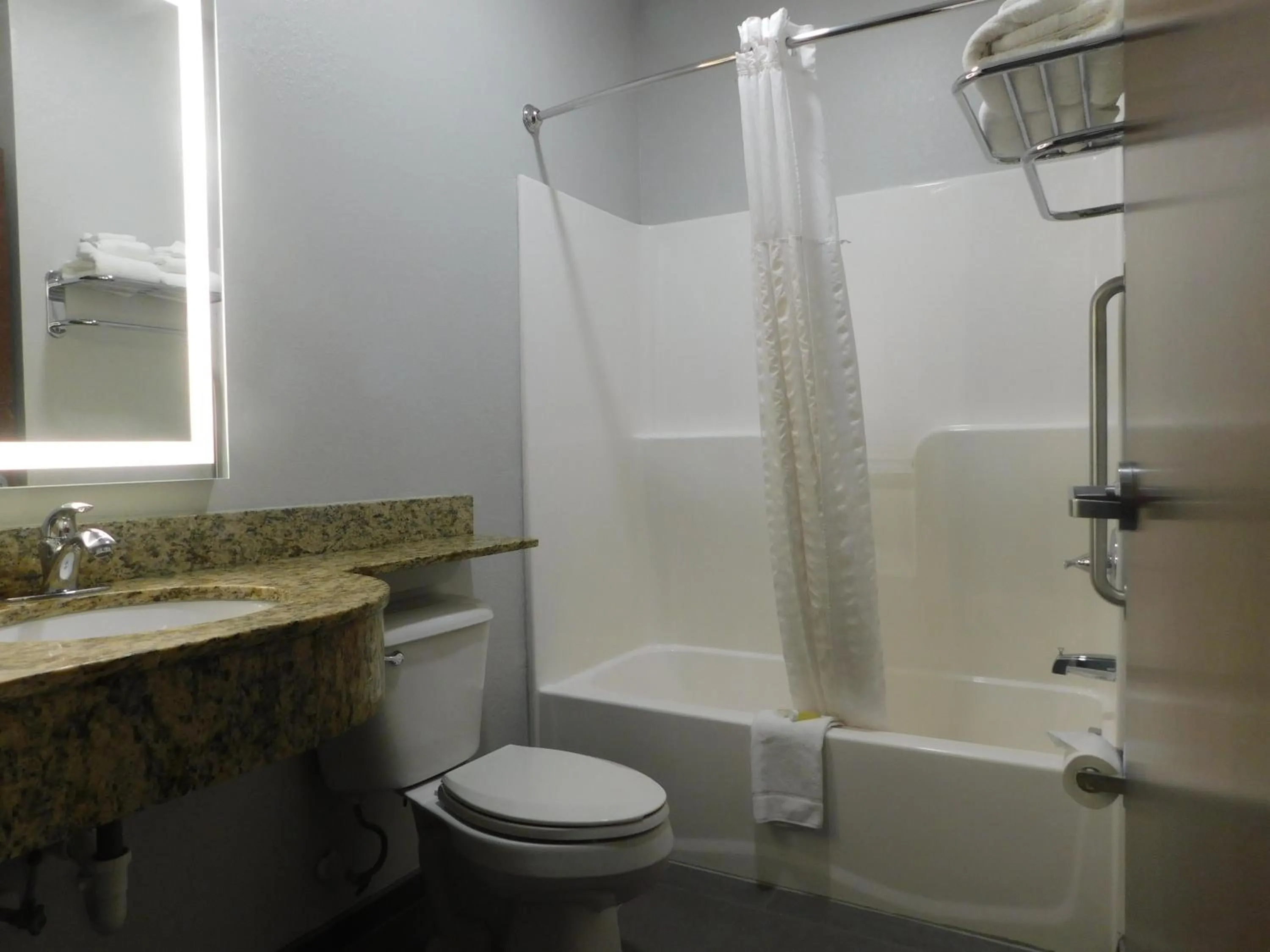 Bath in Microtel Inn & Suites by Wyndham Wheeling at The Highlands