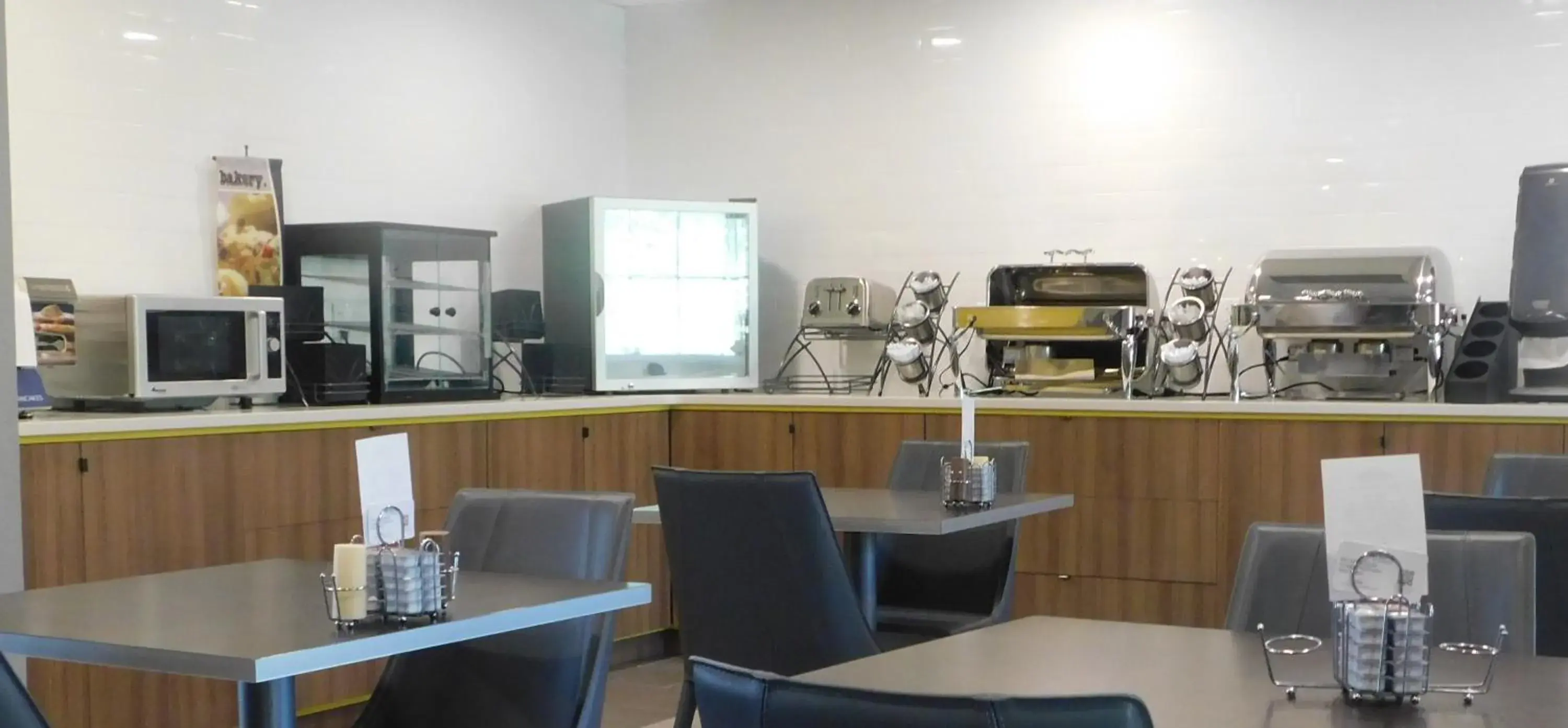 Breakfast in Microtel Inn & Suites by Wyndham Wheeling at The Highlands Breakfast in Microtel Inn & Suites by Wyndham Wheeling at The Highlands